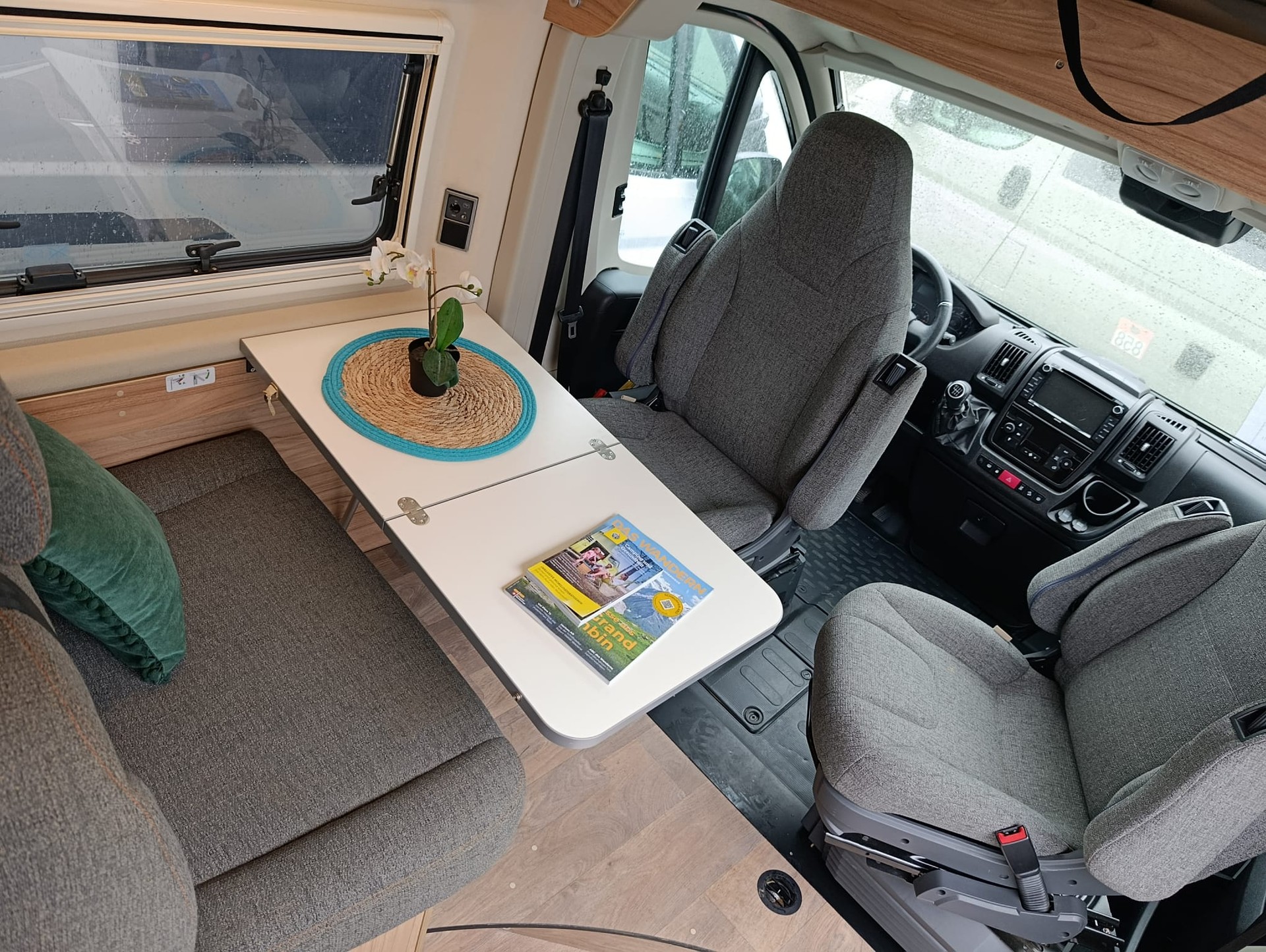HYMER Grand Canyon Crossover***ABSOLUTE FREIHEIT DURCHS BAND***Aufstelldach*2x Doppelbett*Sensoren hinten*Multimedia*Rückfahrkamera*-showroom-element-1