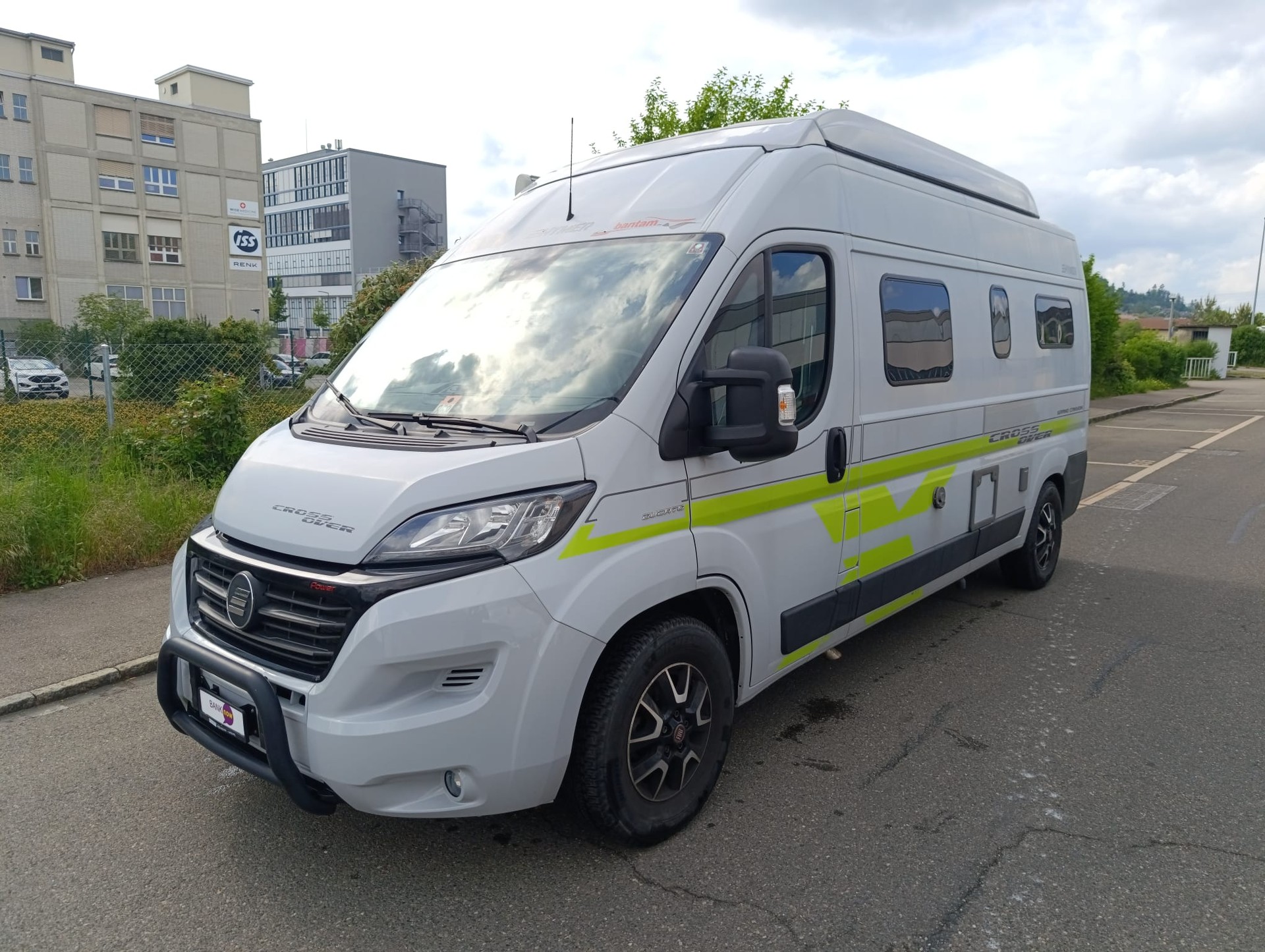 HYMER Grand Canyon Crossover***ABSOLUTE FREIHEIT DURCHS BAND***Aufstelldach*2x Doppelbett*Sensoren hinten*Multimedia*Rückfahrkamera*