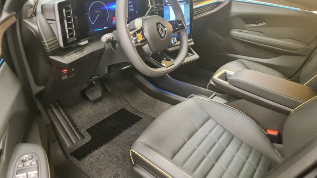 RENAULT Megane-image-3