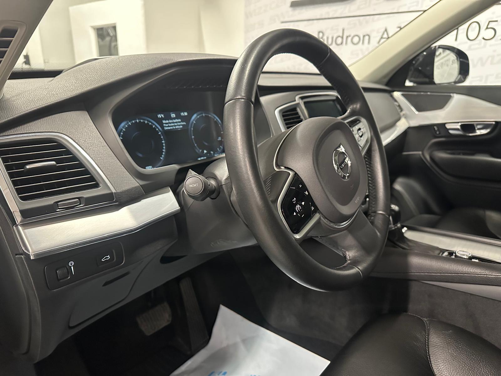 VOLVO XC90 D5 AWD Momentum Geartronic-image-8