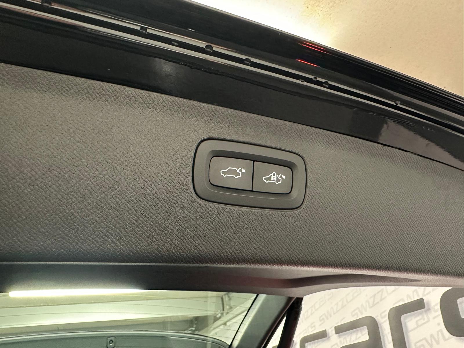 VOLVO XC90 D5 AWD Momentum Geartronic-image-12