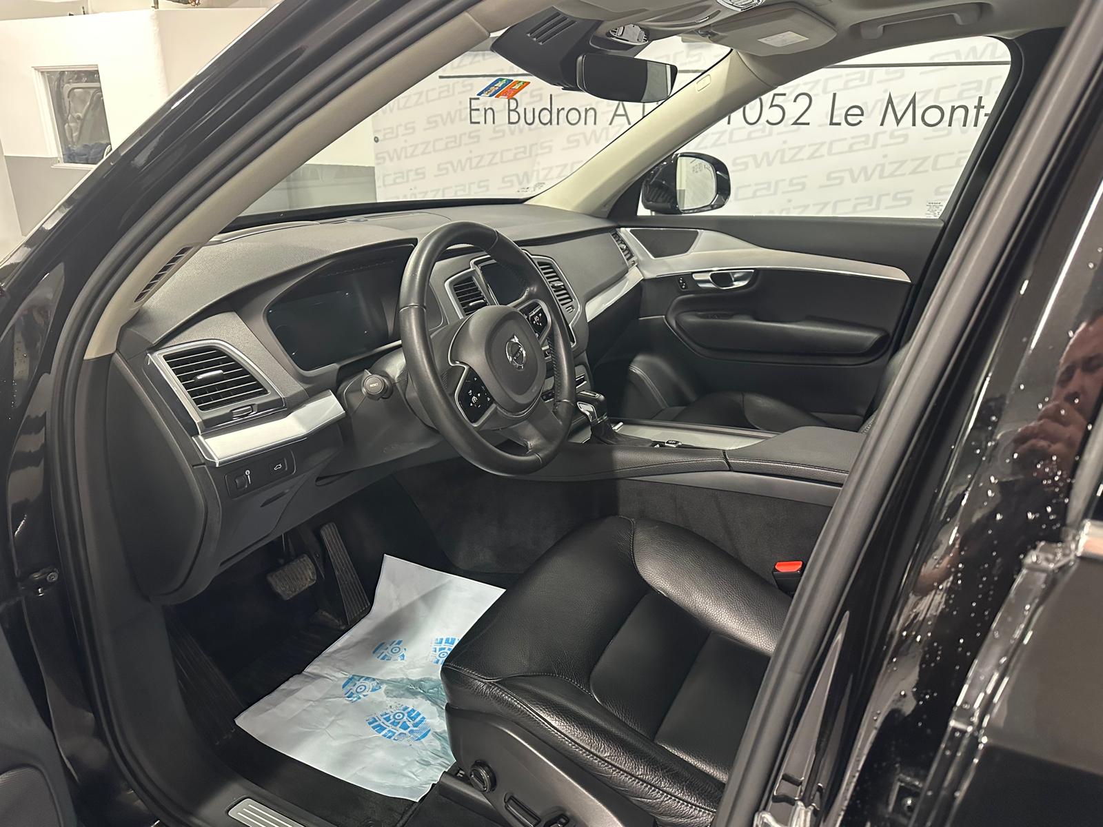 VOLVO XC90 D5 AWD Momentum Geartronic-image-4