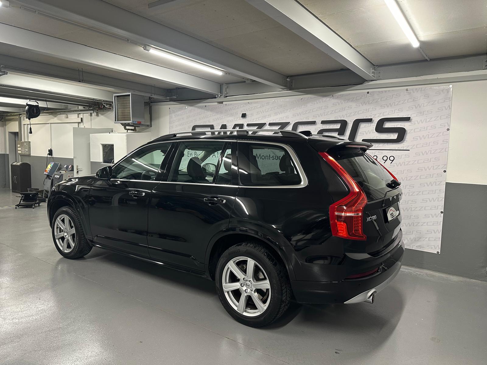 VOLVO XC90 D5 AWD Momentum Geartronic-image-3