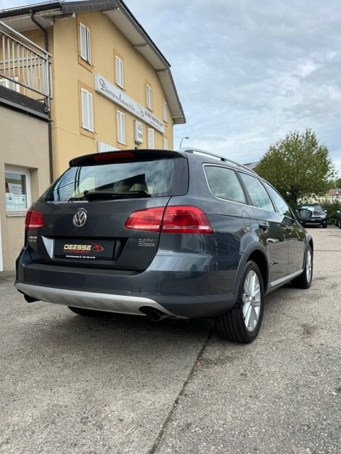VW Passat Alltrack 2.0 TSI 4Motion DSG-image-4