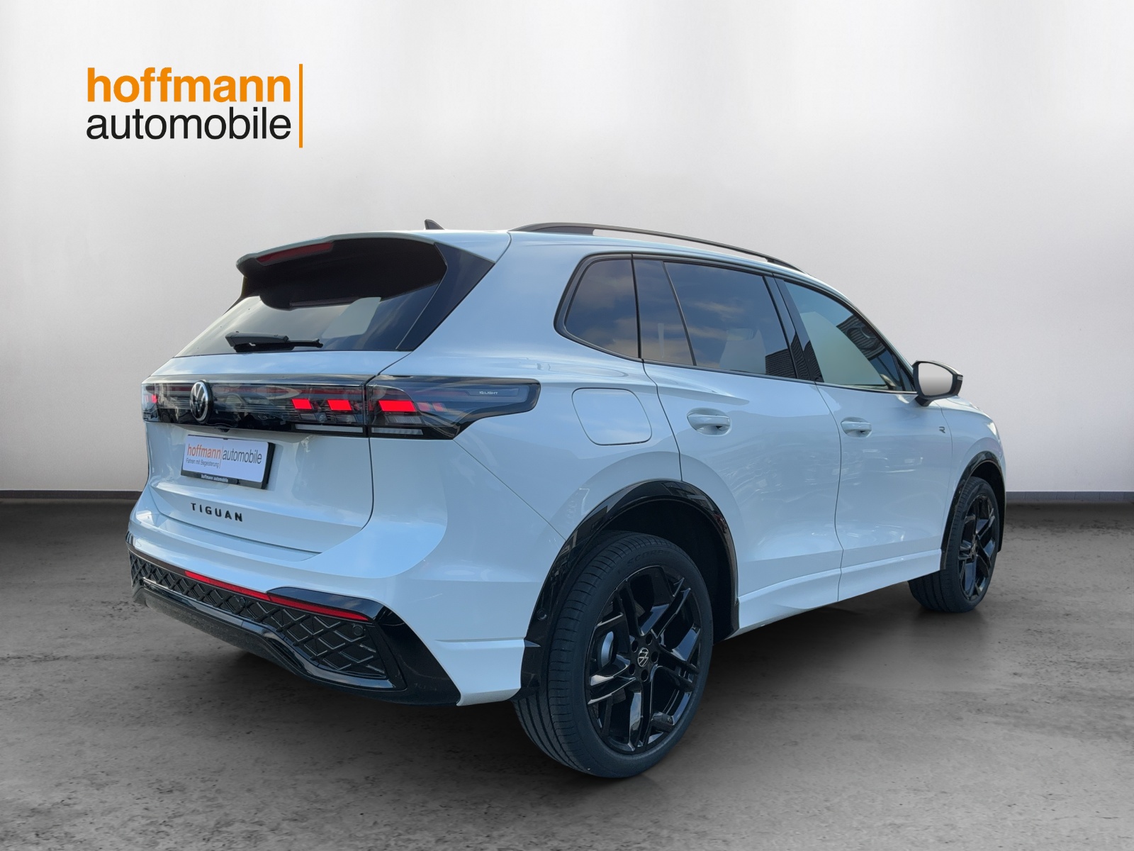 VW Tiguan 2.0 TSI DSG R-Line United 4Motion-image-3