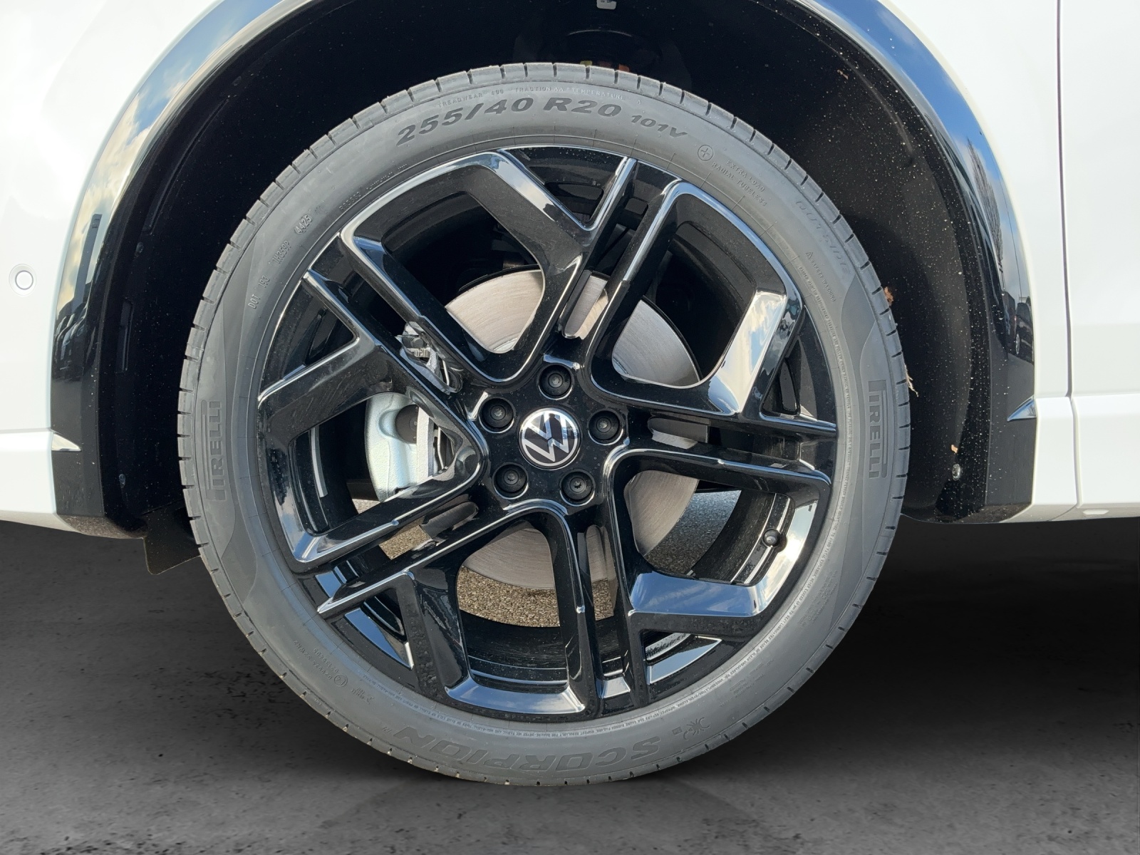 VW Tiguan 2.0 TSI DSG R-Line United 4Motion-image-12