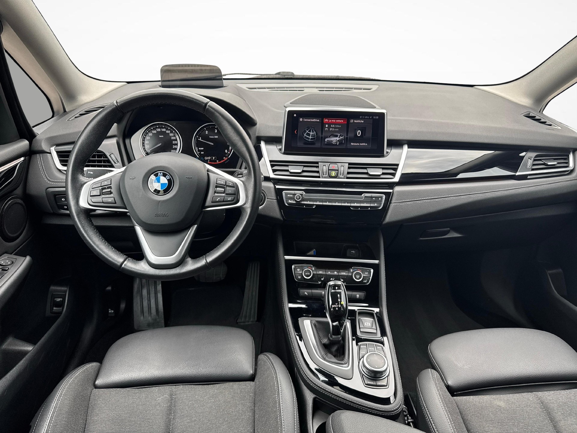 BMW 218d xDrive Gran Tourer-image-13