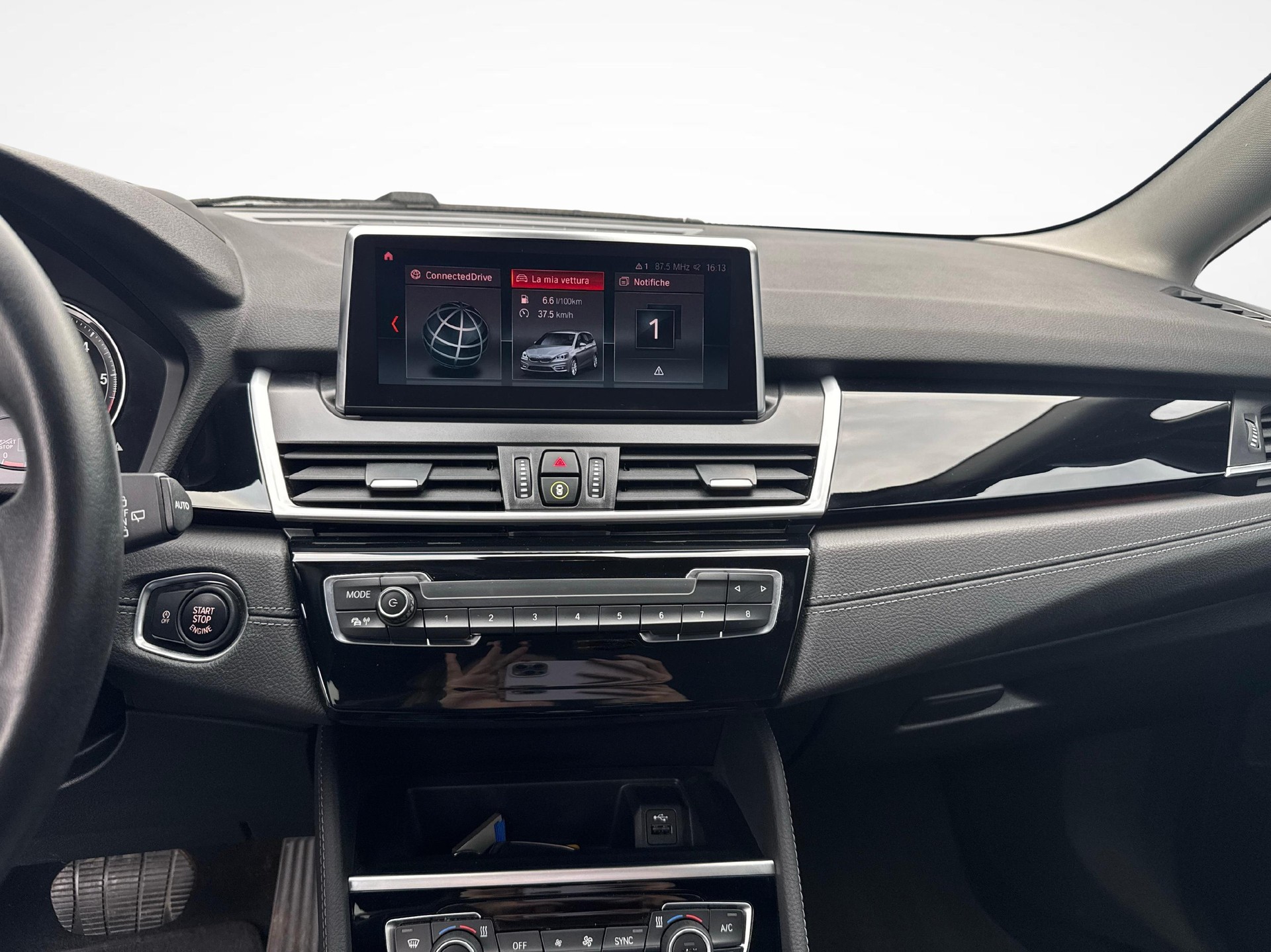 BMW 218d xDrive Gran Tourer-image-16
