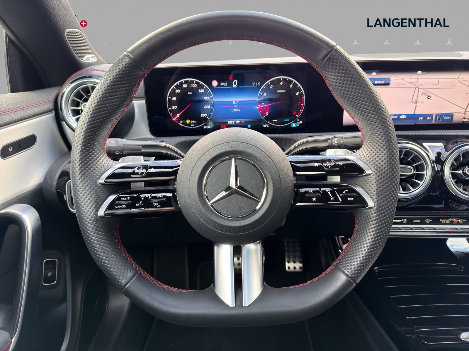 MERCEDES-BENZ CLA 200 7G-DCT-image-9