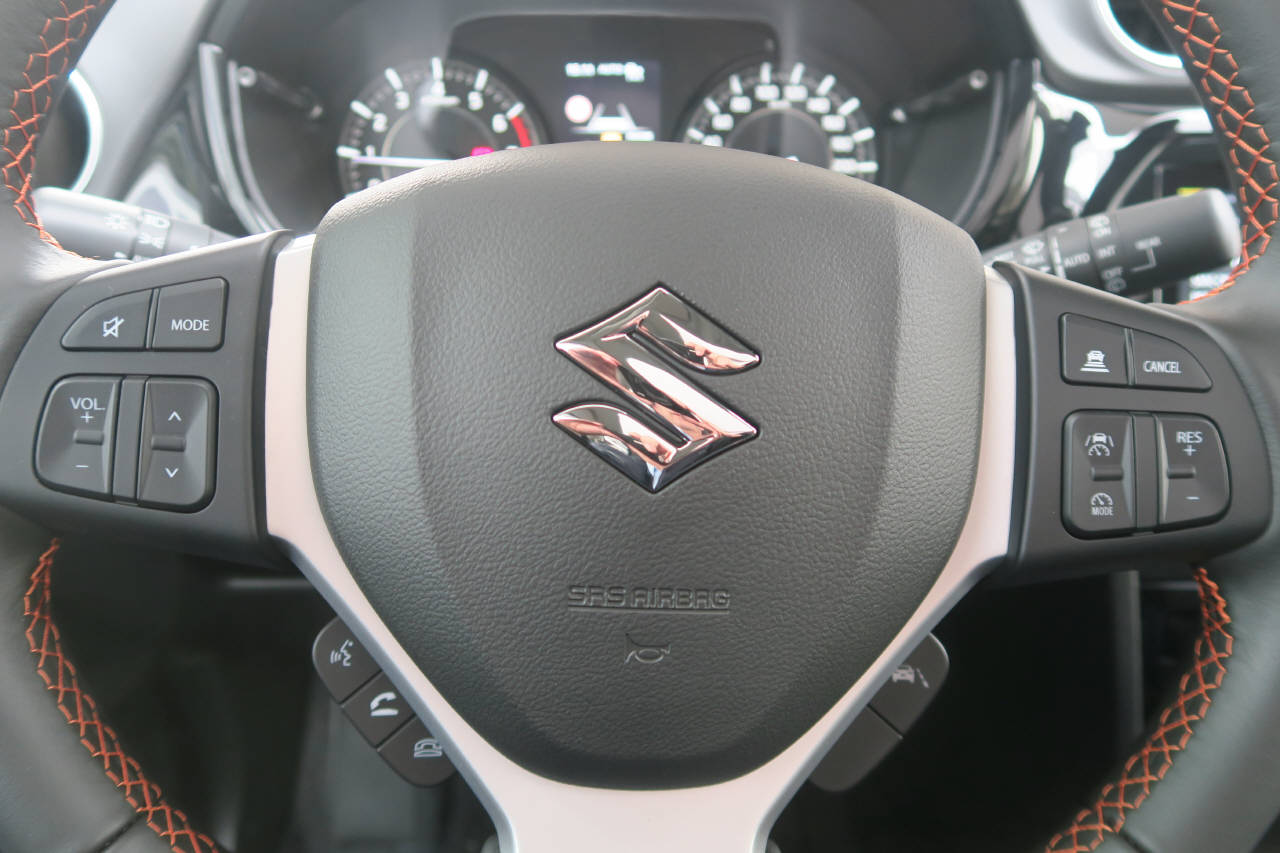 SUZUKI Vitara 1.4 T Black Edition Top Hybrid 4x4-image-5