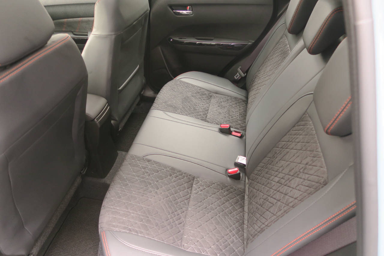 SUZUKI Vitara 1.4 T Black Edition Top Hybrid 4x4-image-14