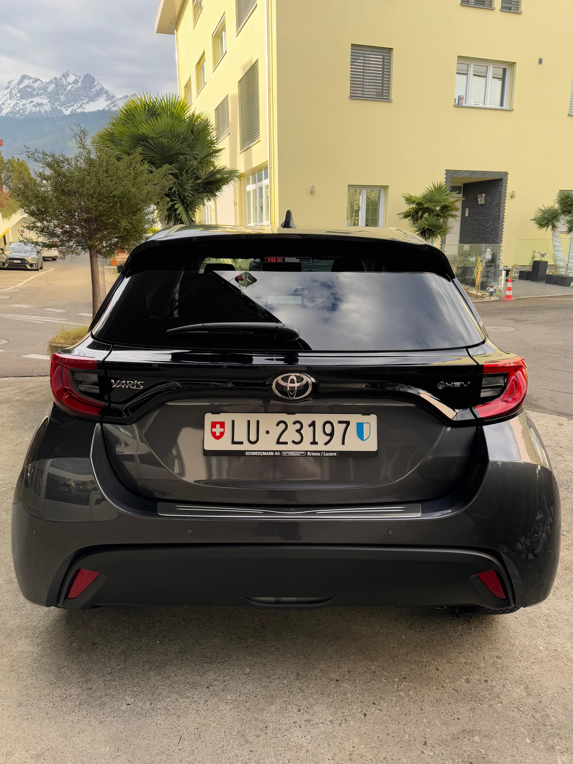 TOYOTA Yaris 1.5 VVT-i HSD Trend-showroom-element-3