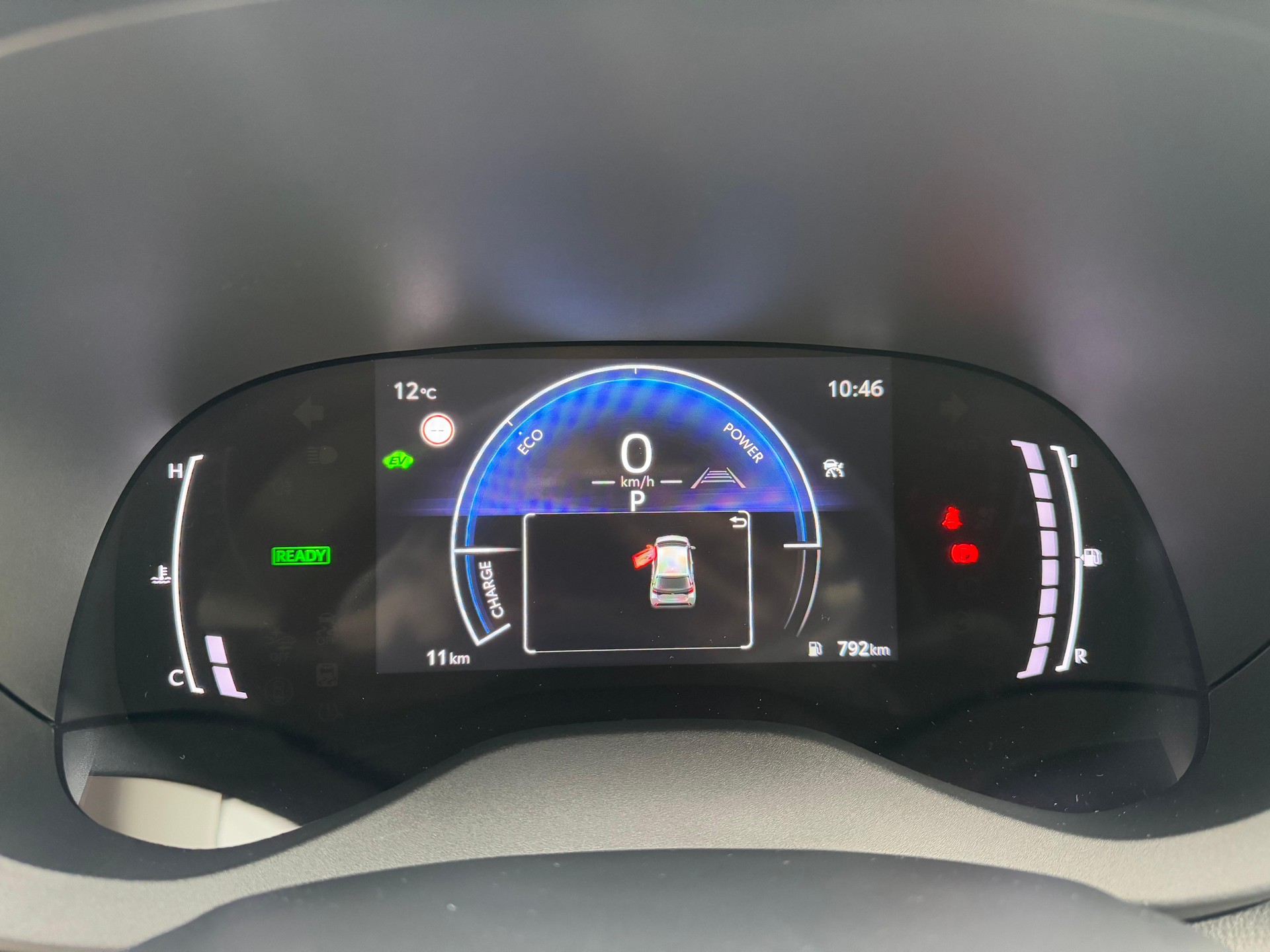 TOYOTA Yaris 1.5 VVT-i HSD Trend-image-11