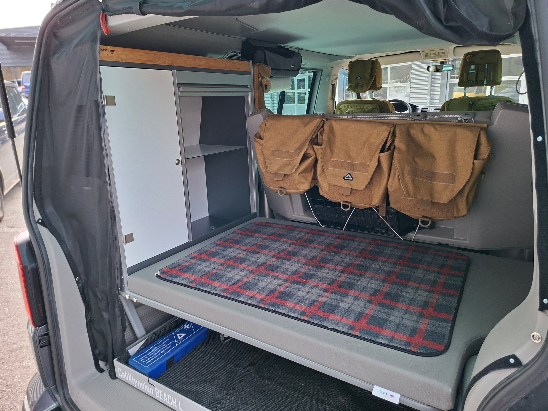 VW VW T6 California 2.0TDI Beach Liberty 4Motion - 6-Gang manuell, Diff. Sperre-image-12