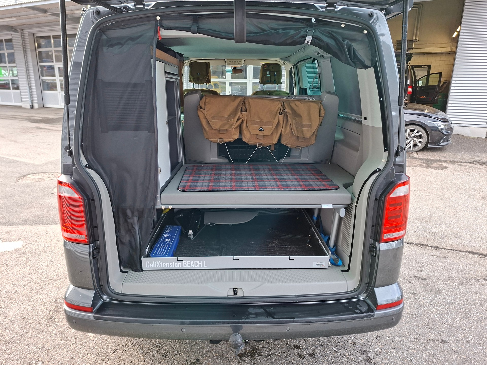 VW VW T6 California 2.0TDI Beach Liberty 4Motion - 6-Gang manuell, Diff. Sperre-image-8
