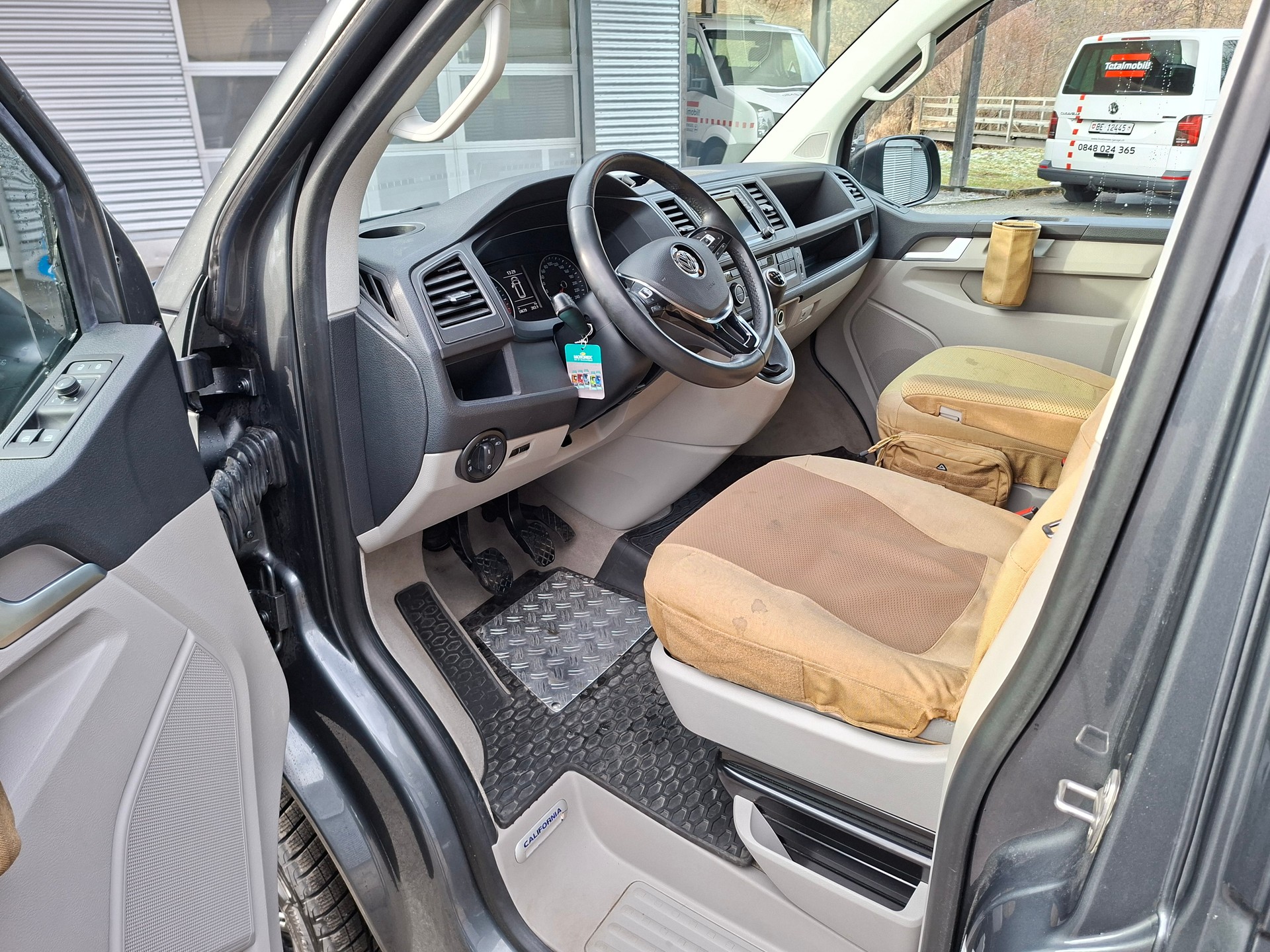 VW VW T6 California 2.0TDI Beach Liberty 4Motion - 6-Gang manuell, Diff. Sperre-image-10