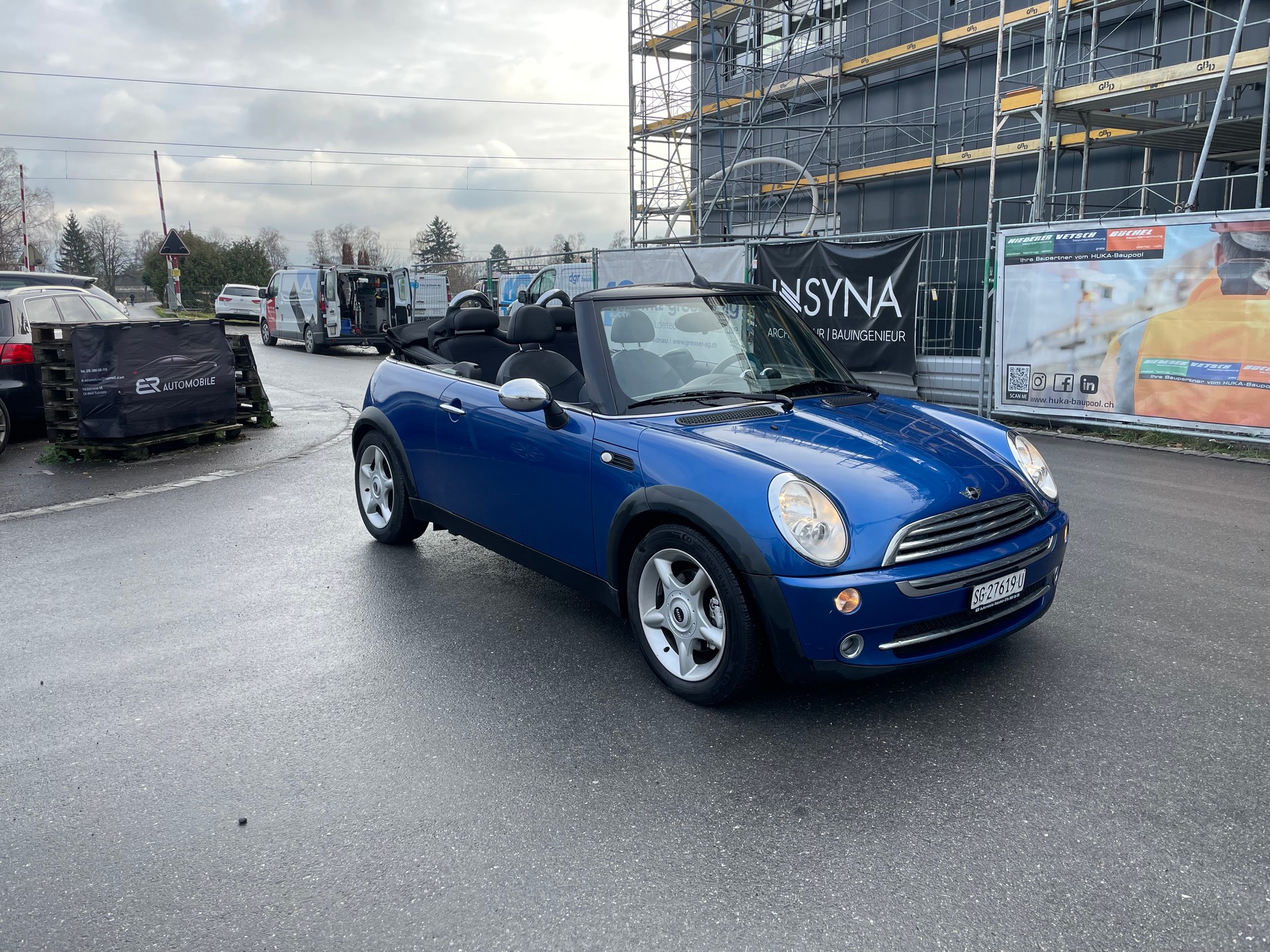 MINI Cooper Cabriolet-image-1