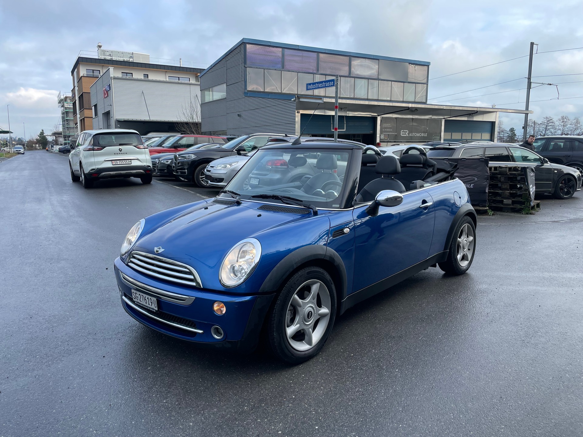MINI Cooper Cabriolet-image-0