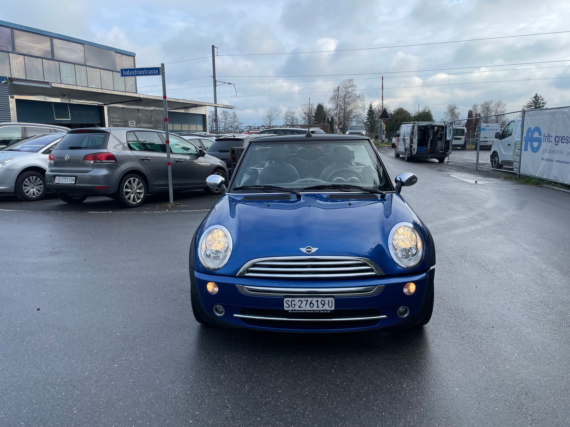 MINI Cooper Cabriolet-image-2