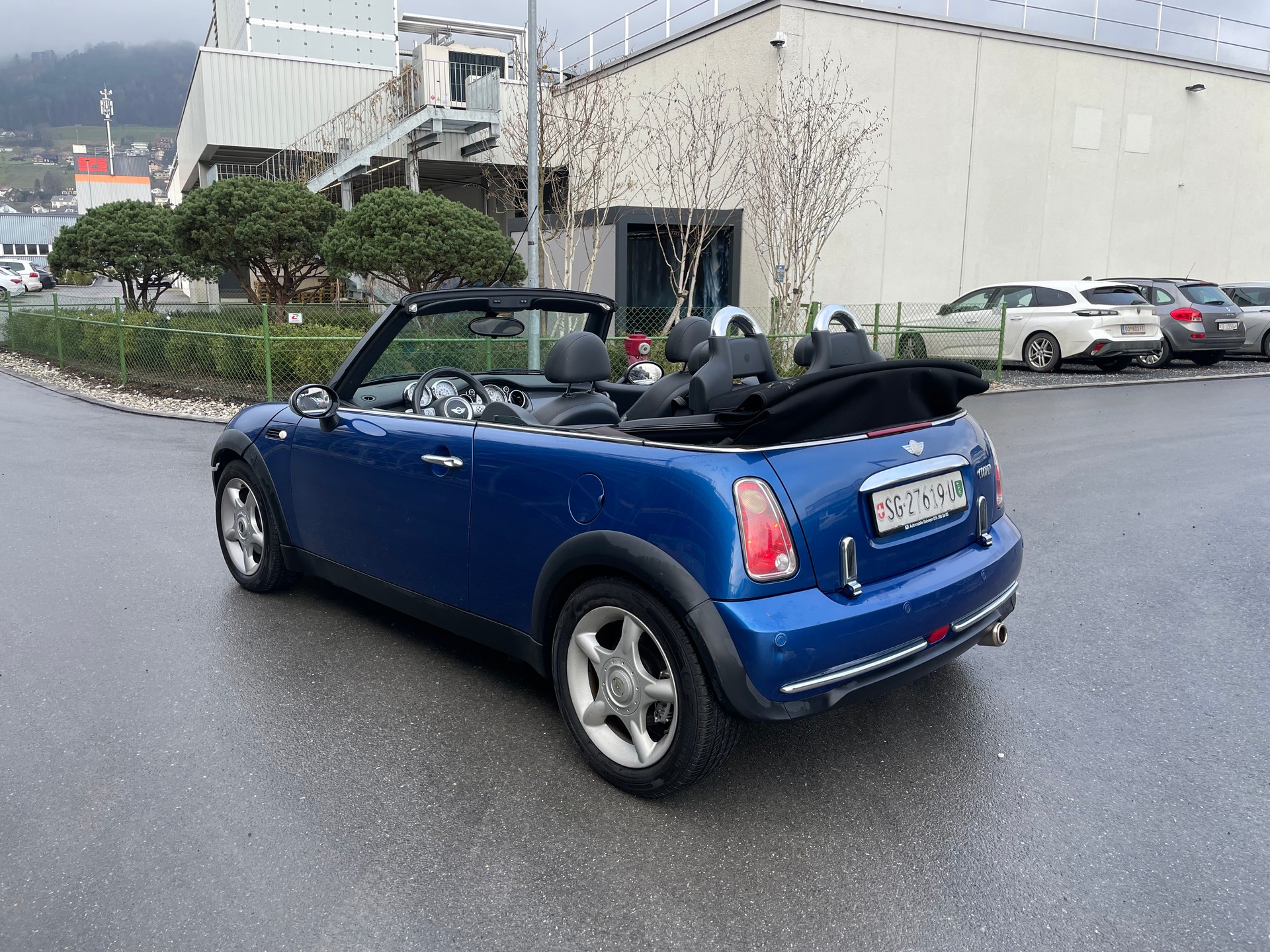 MINI Cooper Cabriolet-image-4