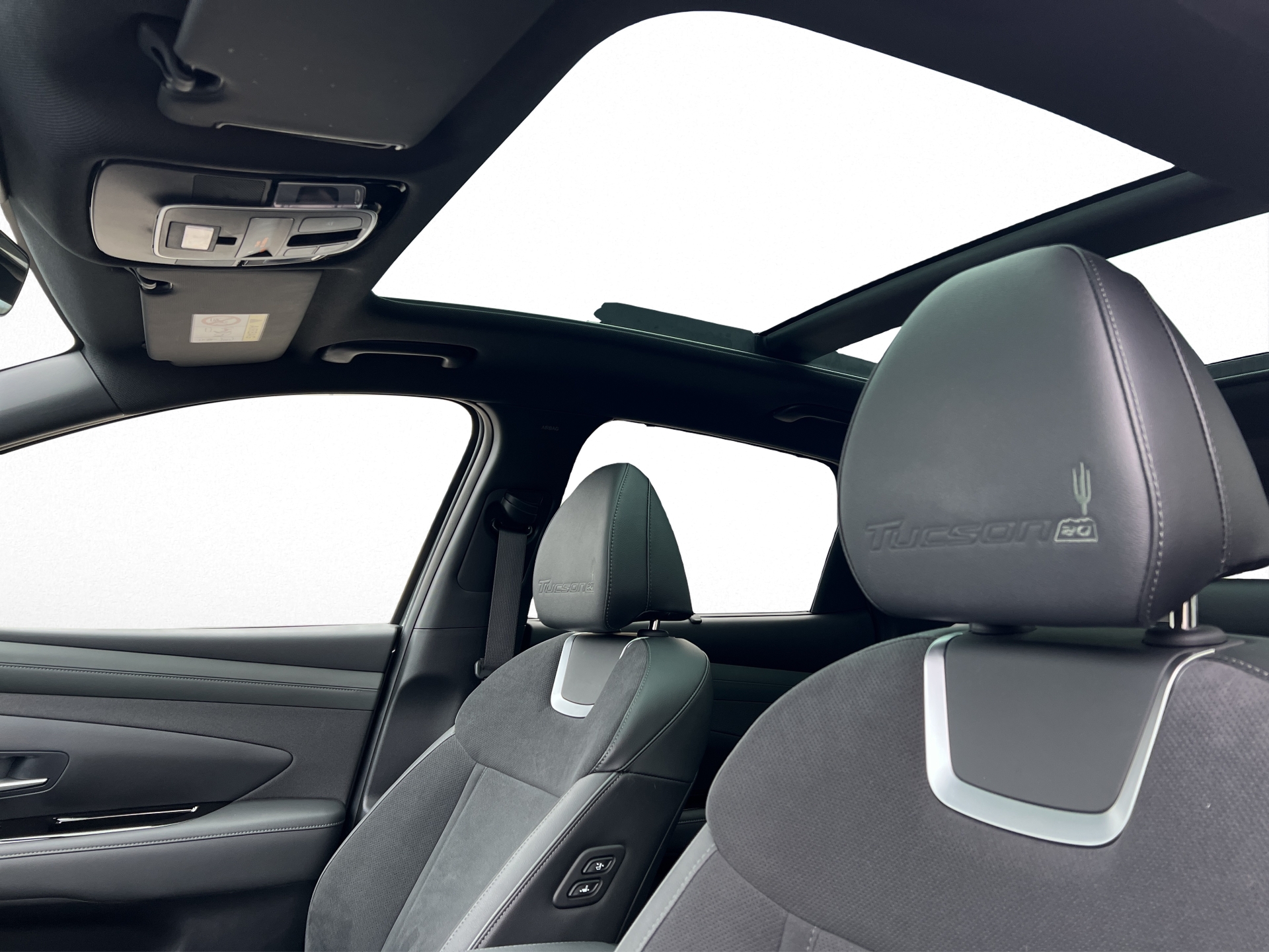 HYUNDAI Tucson 1.6 T-GDi Plug-in Hybrid 20th Anniversary Edition-image-12