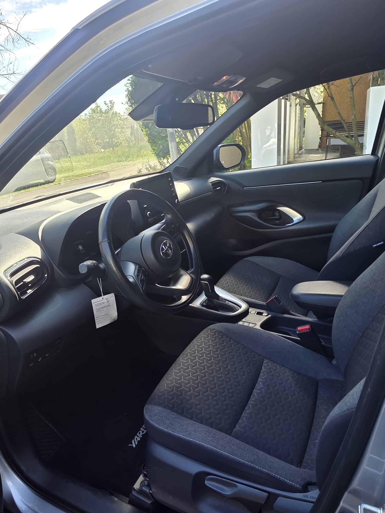 TOYOTA Yaris Cross 1.5 Trend e-CVT-image-2