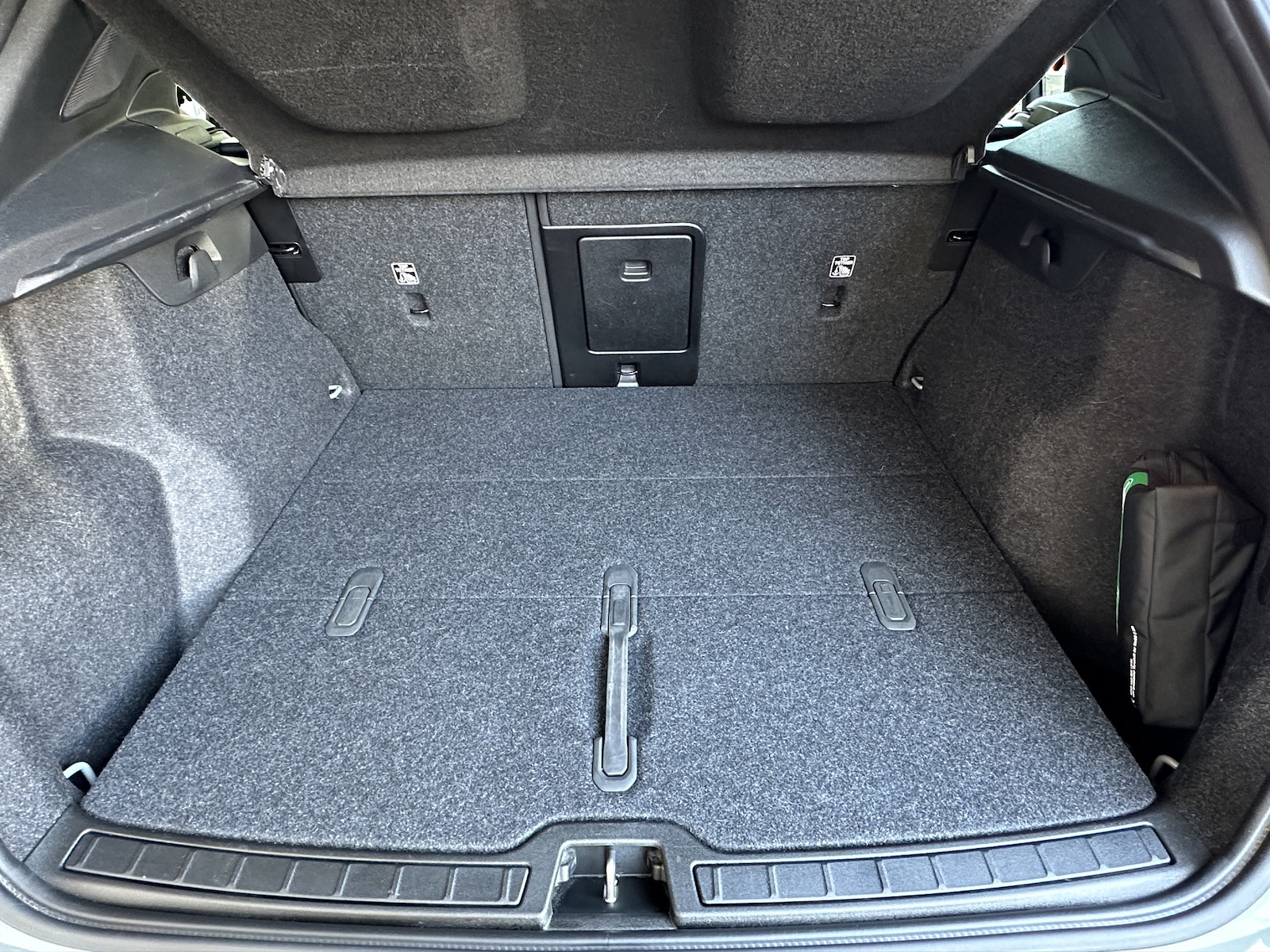 VOLVO XC40 E80 Ultimate-image-15
