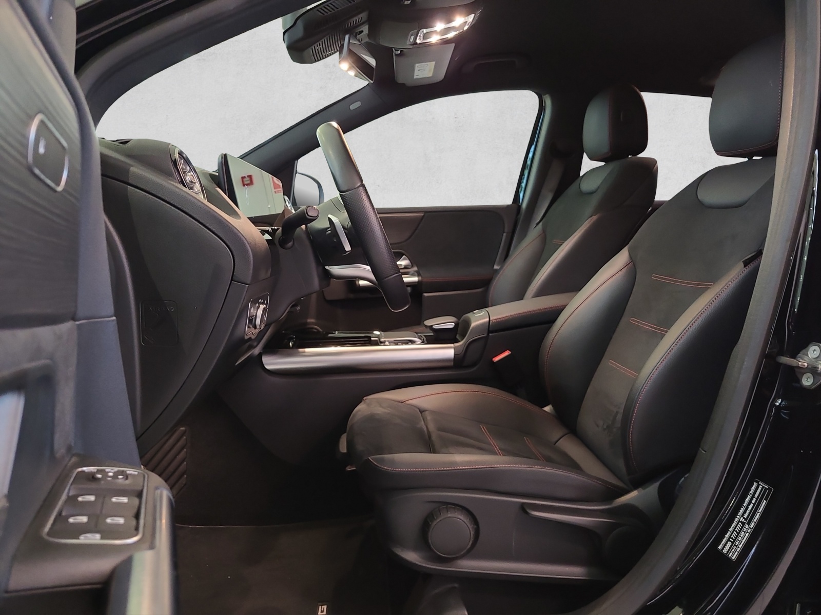 MERCEDES-BENZ B 220 4Matic AMG Line 7G-DCT-image-7