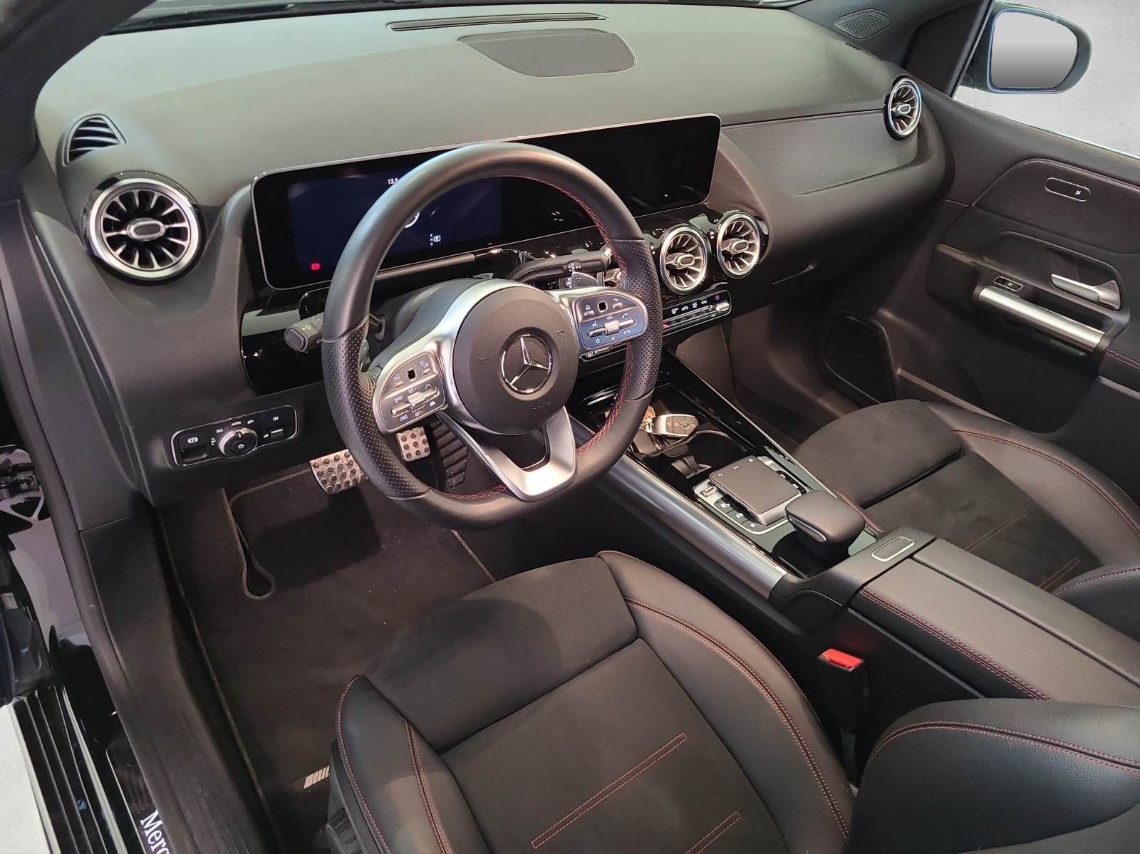 MERCEDES-BENZ B 220 4Matic AMG Line 7G-DCT-image-6