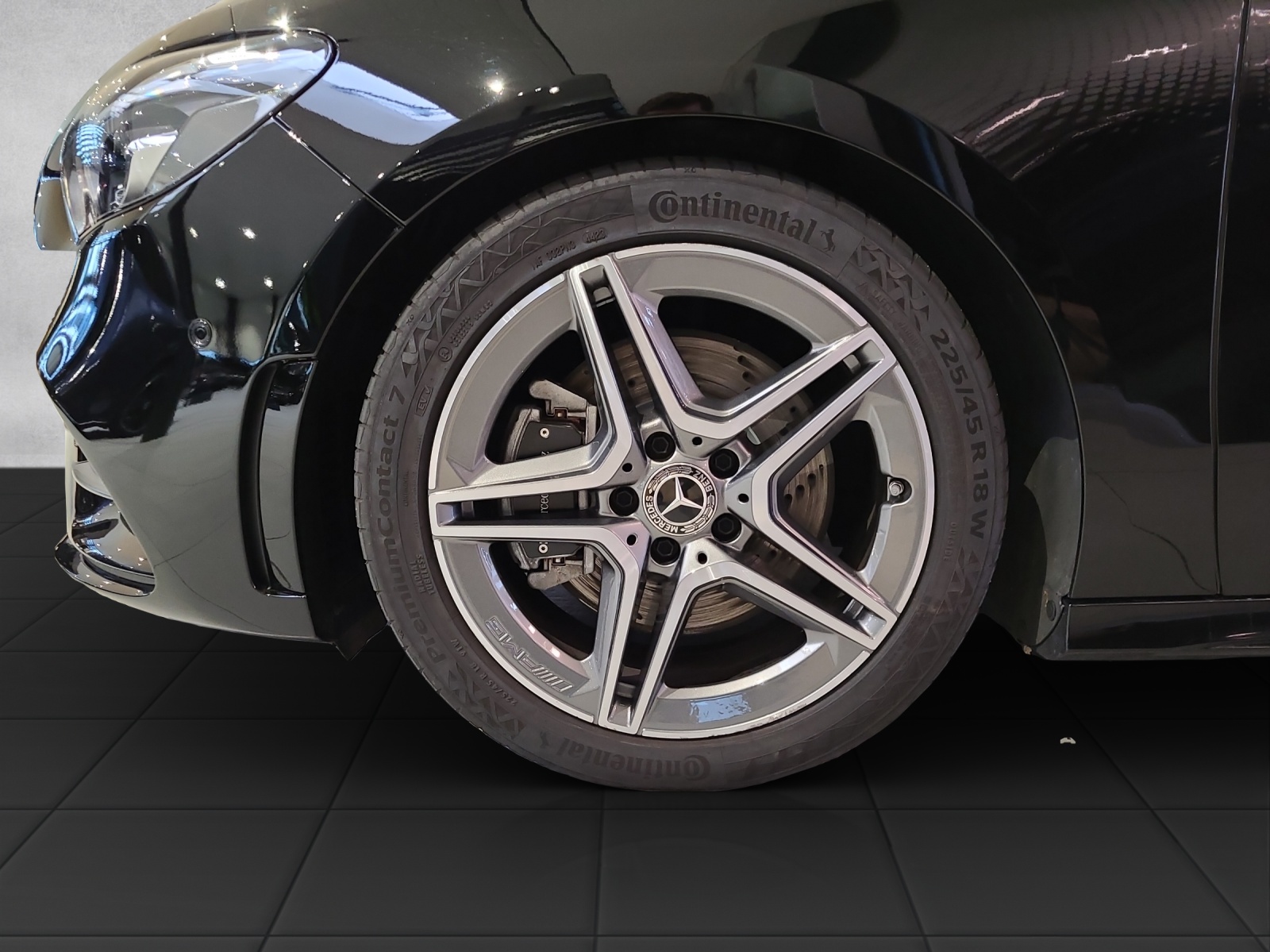 MERCEDES-BENZ B 220 4Matic AMG Line 7G-DCT-image-9