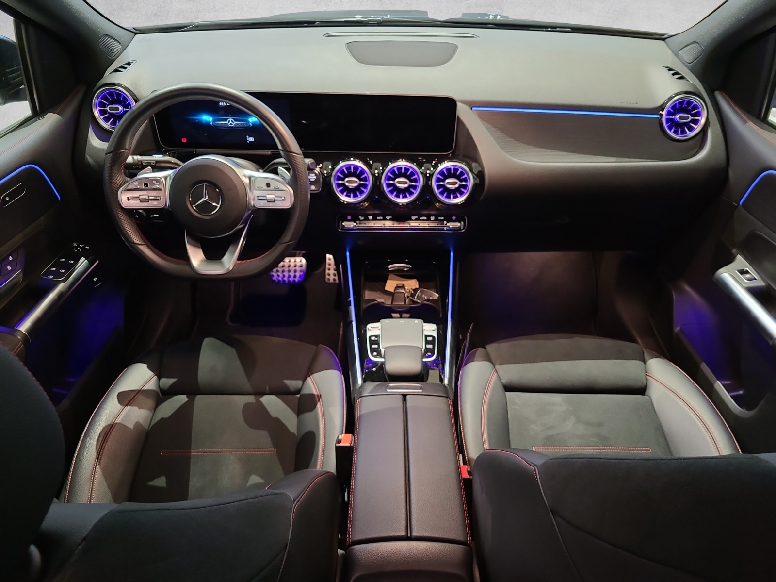 MERCEDES-BENZ B 220 4Matic AMG Line 7G-DCT-image-11