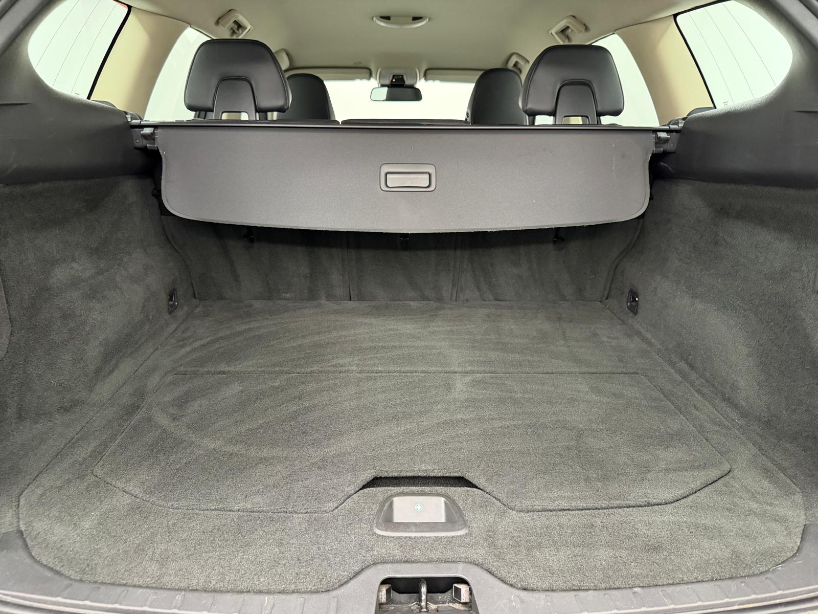 VOLVO XC60 D3 AWD Summum Geartronic-image-12