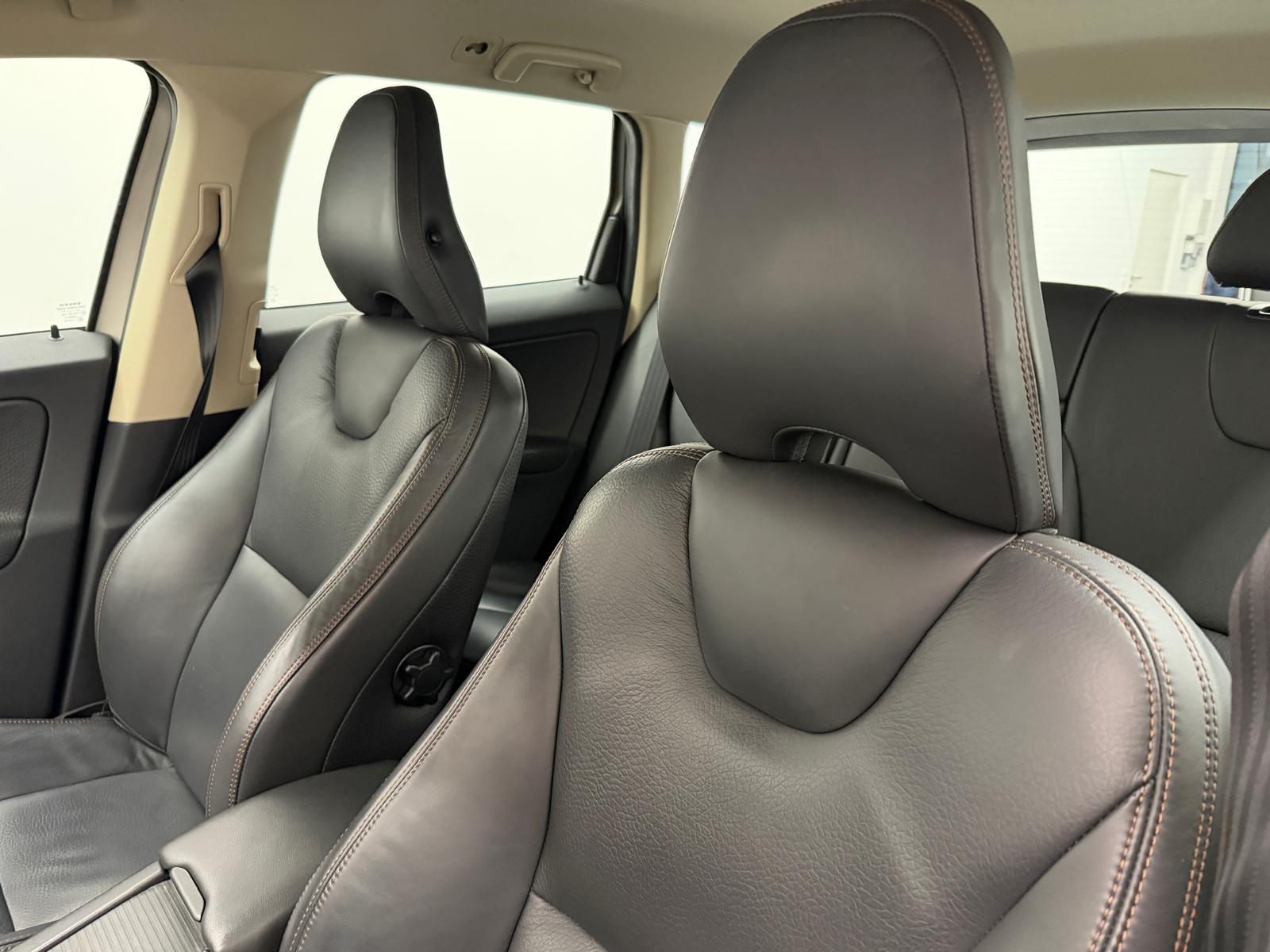 VOLVO XC60 D3 AWD Summum Geartronic-image-15