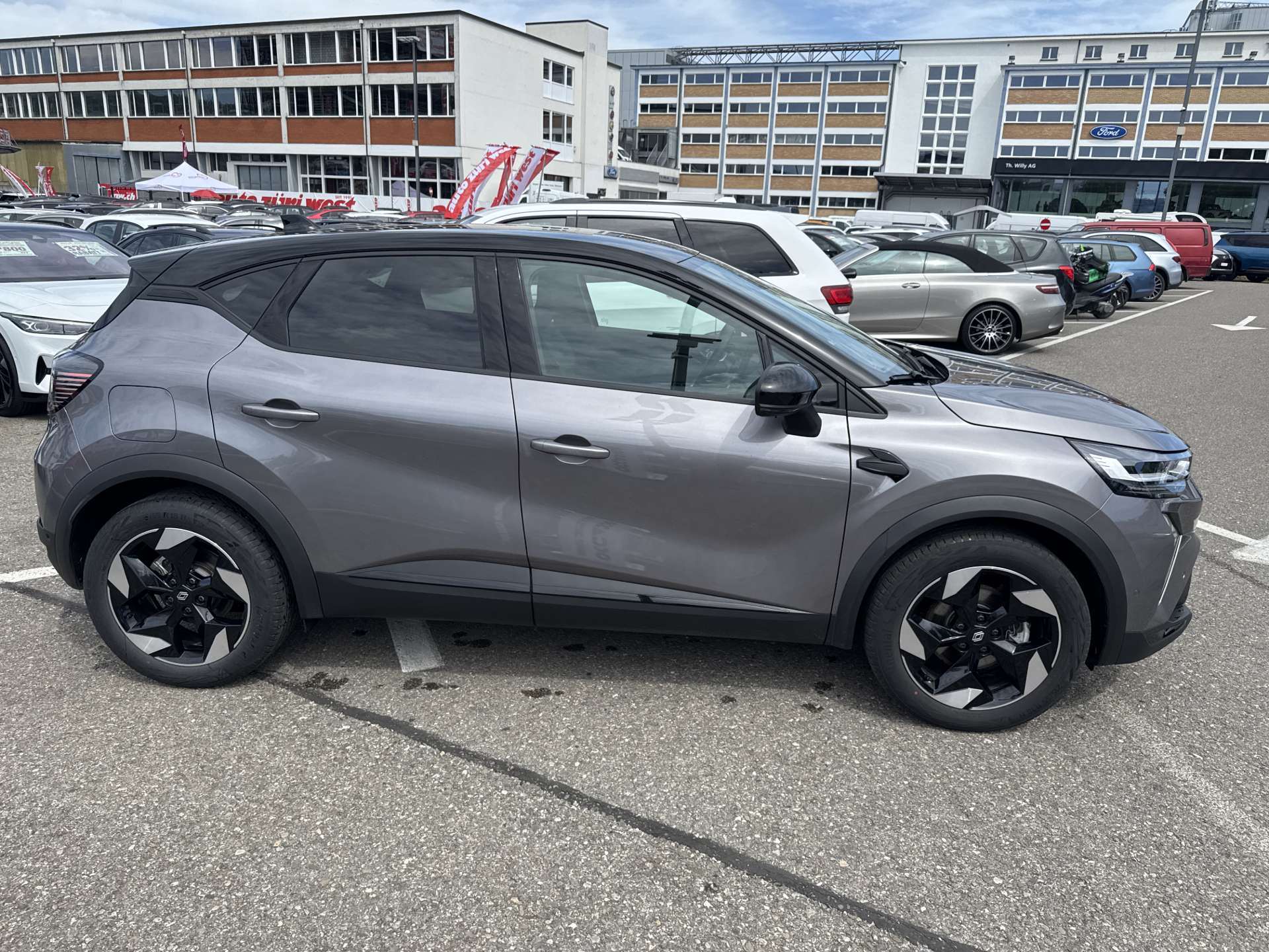 RENAULT Captur 1.8 E-Tech 160 Techno DHT-Automat-image-10
