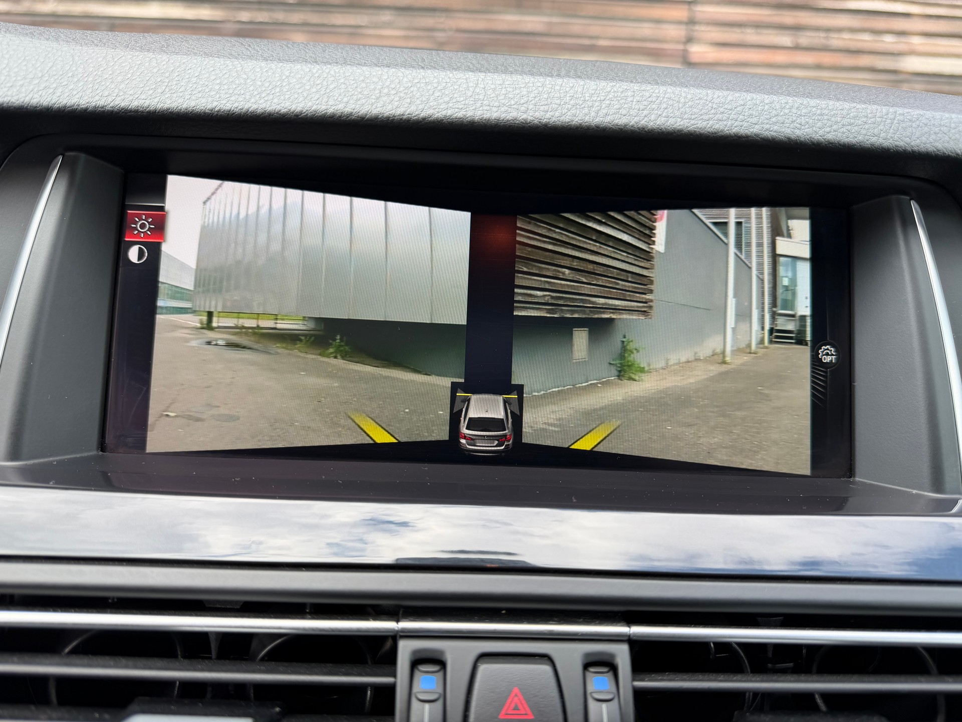 BMW 520d Touring xDrive Steptronic-image-10