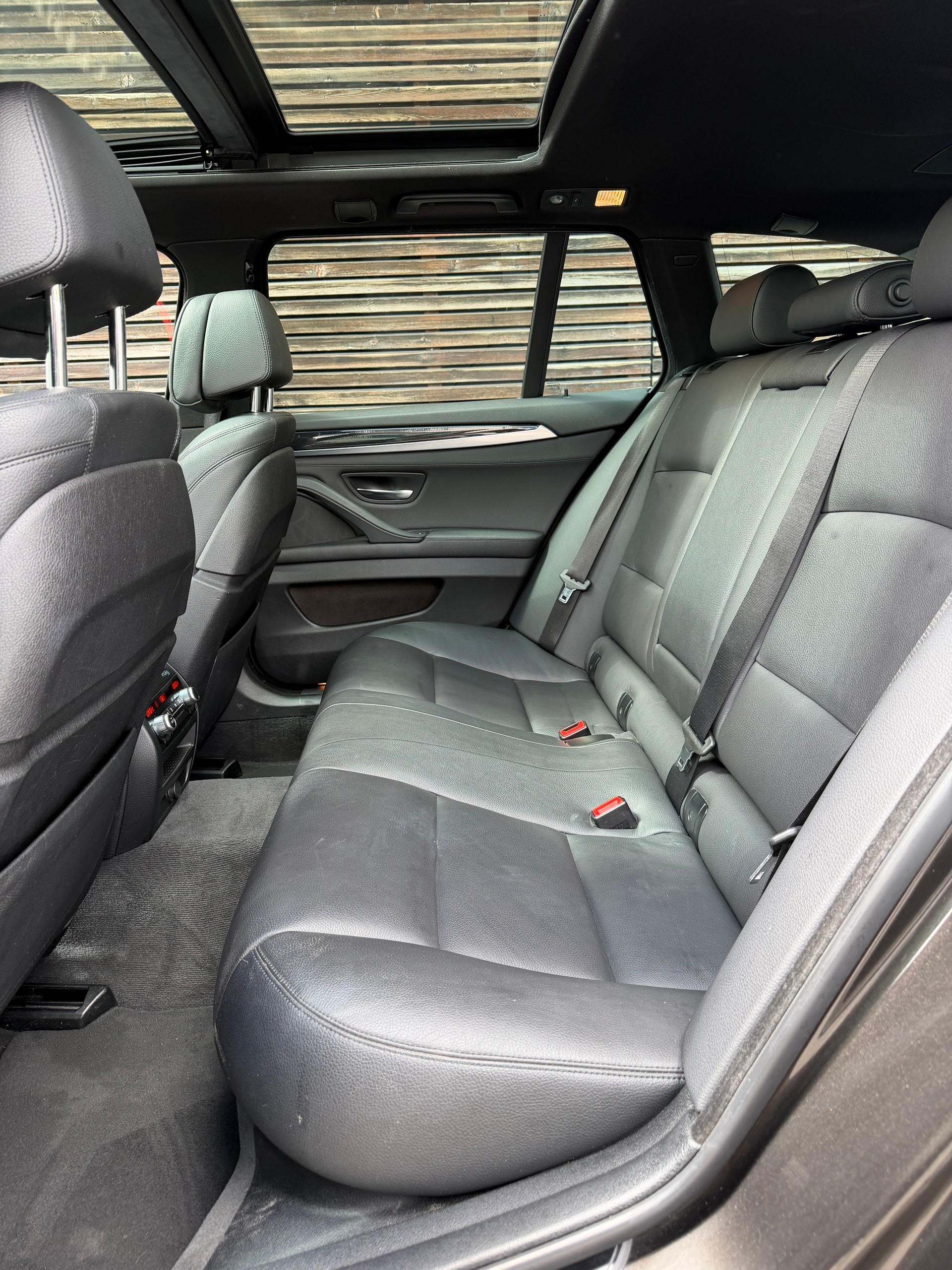 BMW 520d Touring xDrive Steptronic-image-6