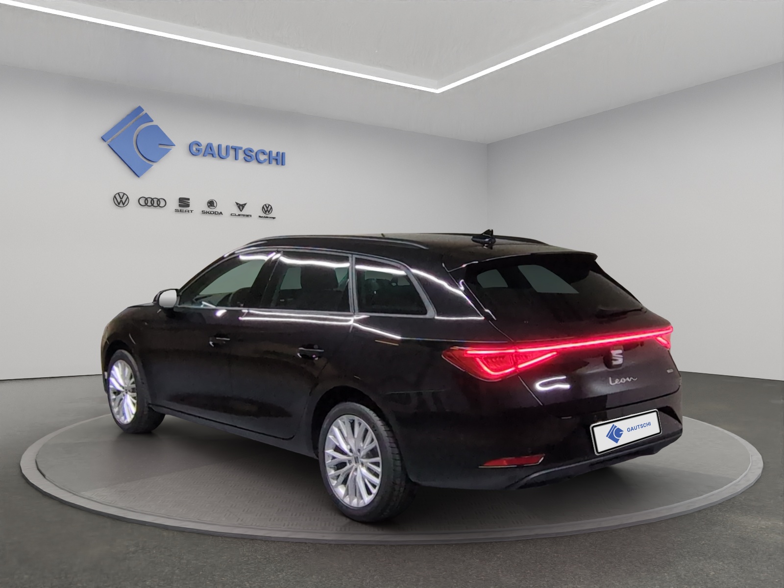 SEAT Leon ST 1.5 eHybrid pHEV DSG Style-image-2