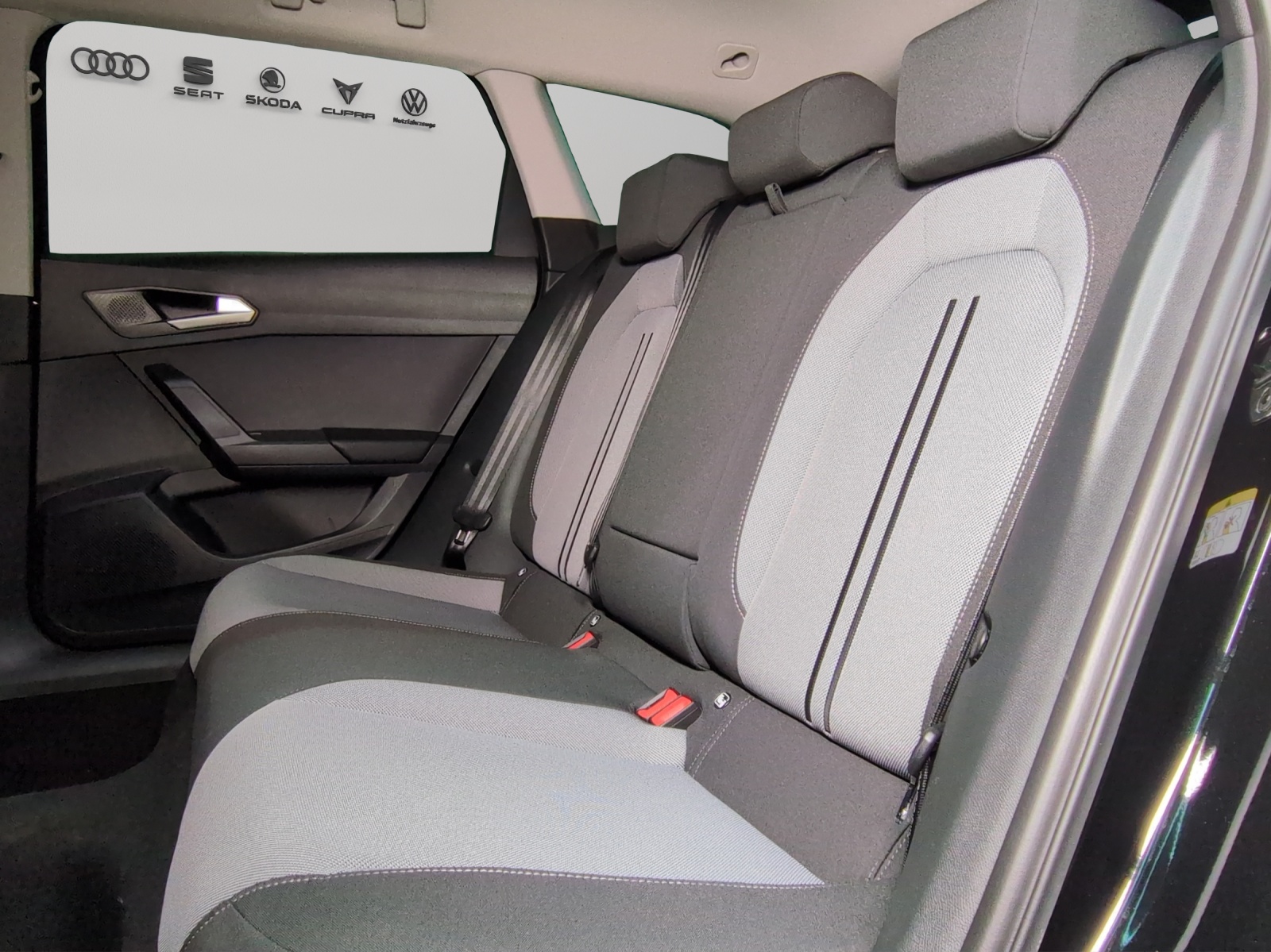 SEAT Leon ST 1.5 eHybrid pHEV DSG Style-image-8