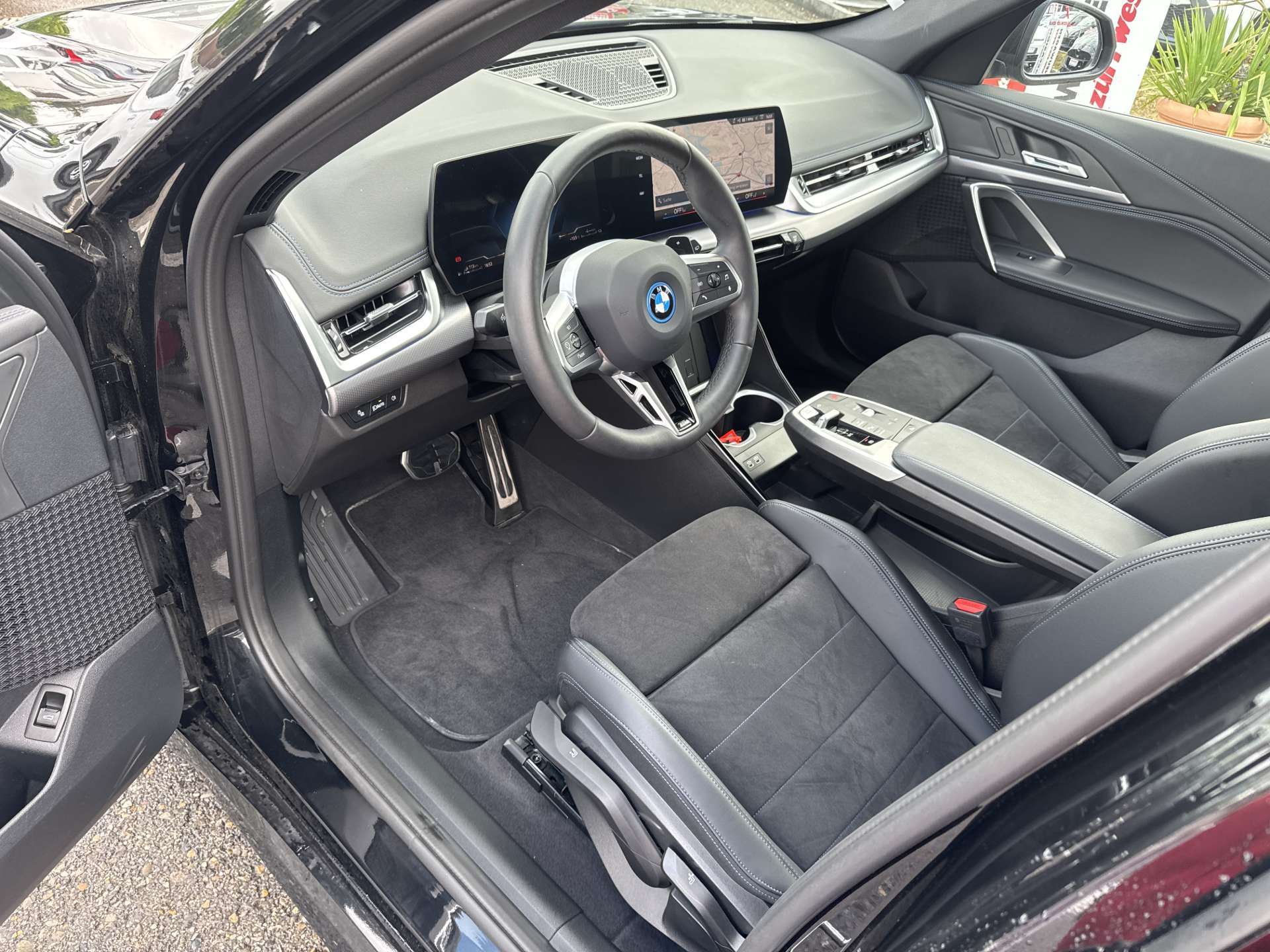 BMW X1 xDrive 25e M Sport 245PS Automat-image-5