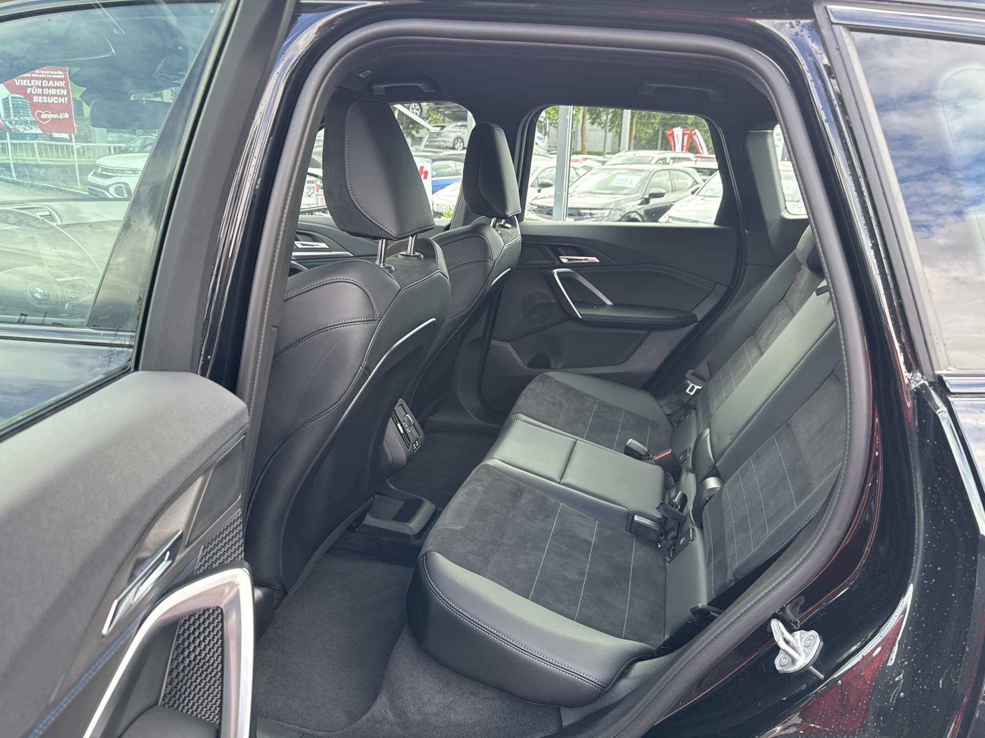 BMW X1 xDrive 25e M Sport 245PS Automat-image-6