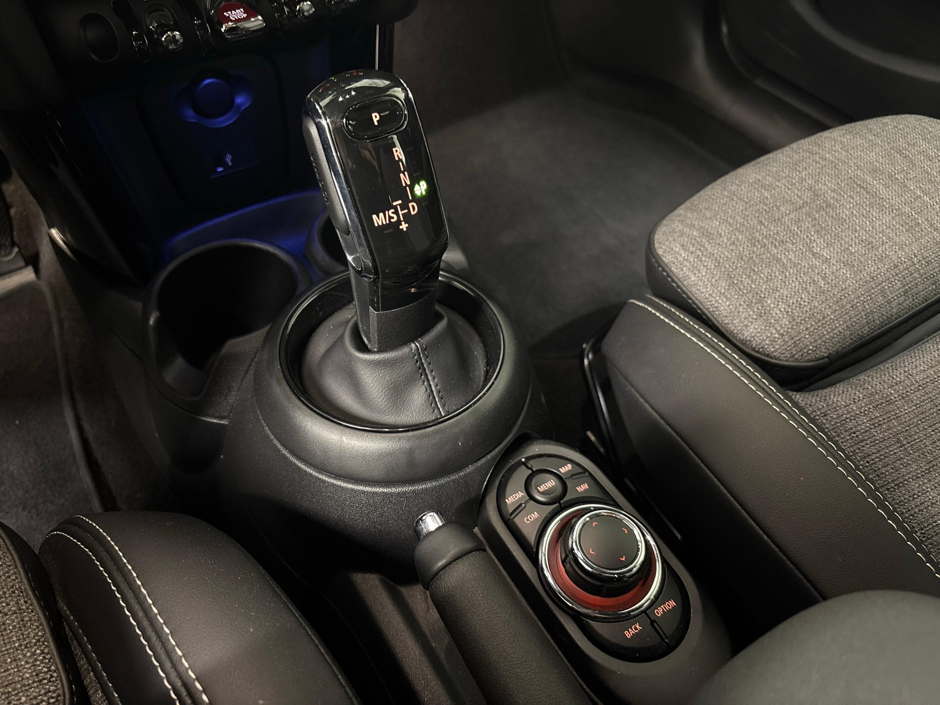 MINI F55 1.5i Cooper-image-15