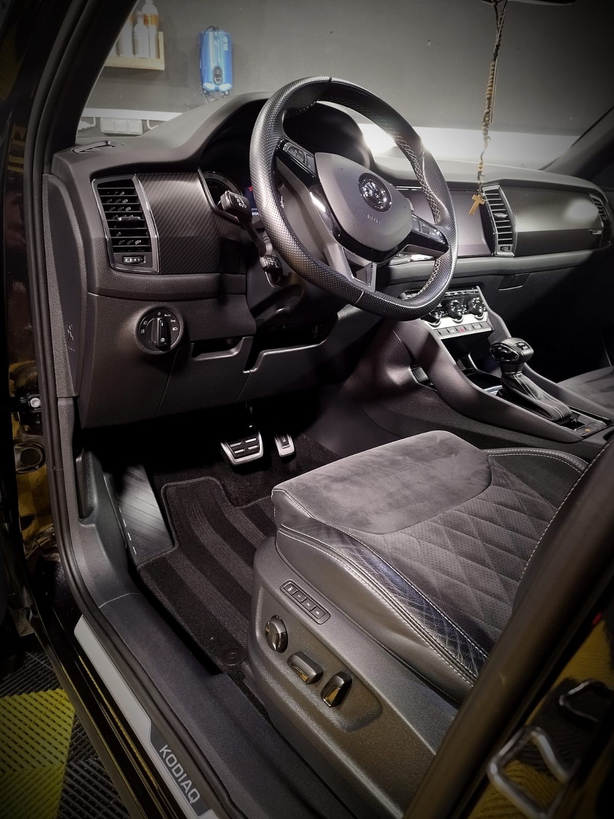 SKODA 2.0 TSI Sportline DSG-image-2