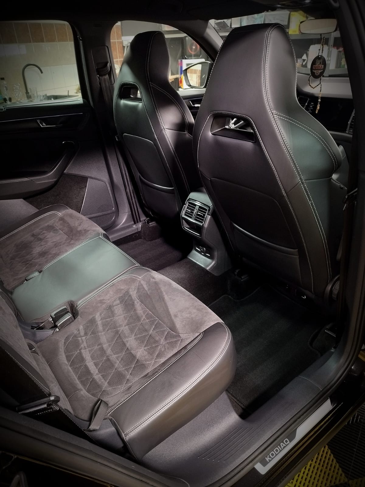 SKODA 2.0 TSI Sportline DSG-image-3