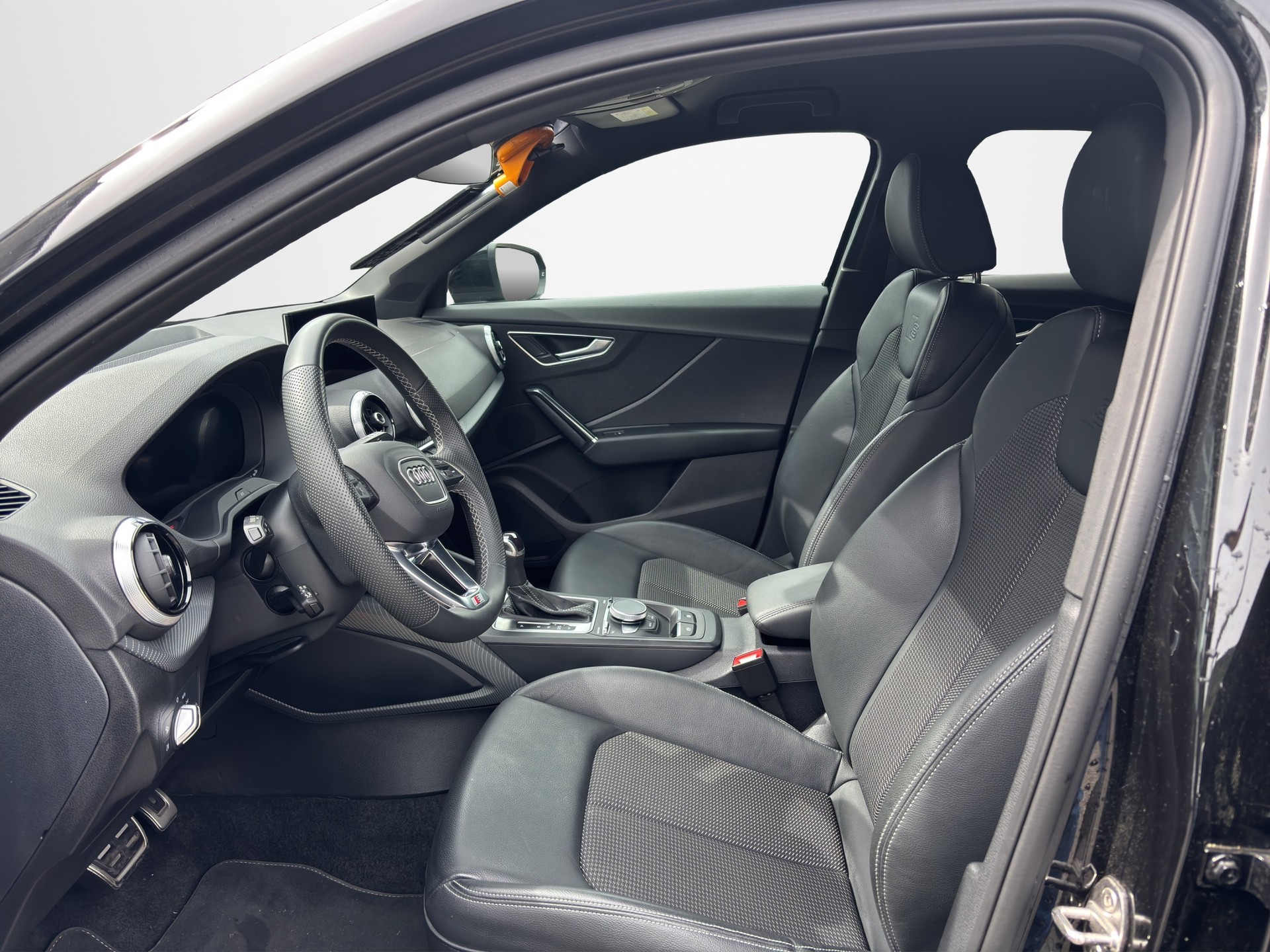AUDI Q2 35 TFSI S line S-tronic-image-8