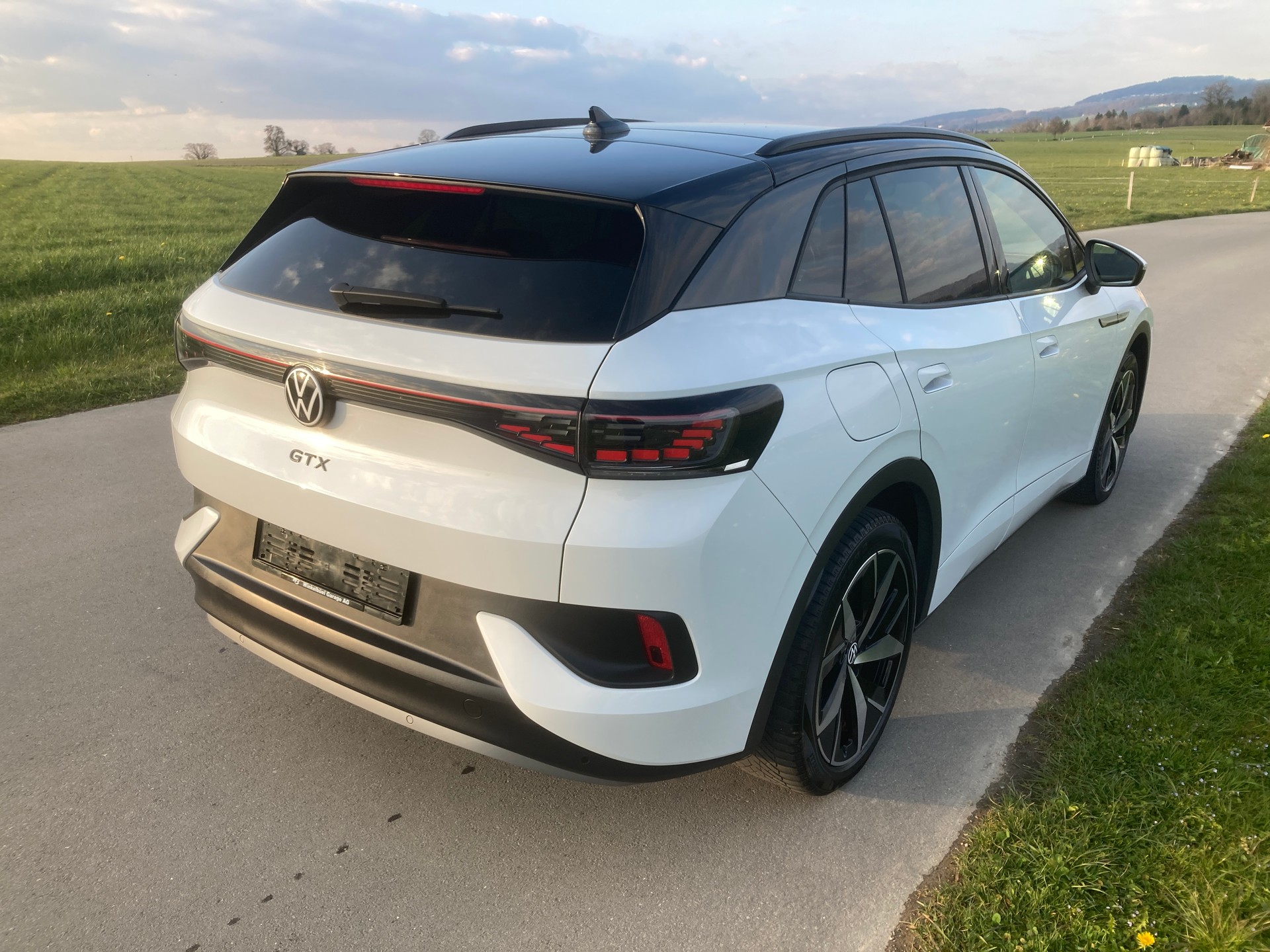 VW ID.4 GTX 77 kWh 4Motion mit Panorama Dach-image-2