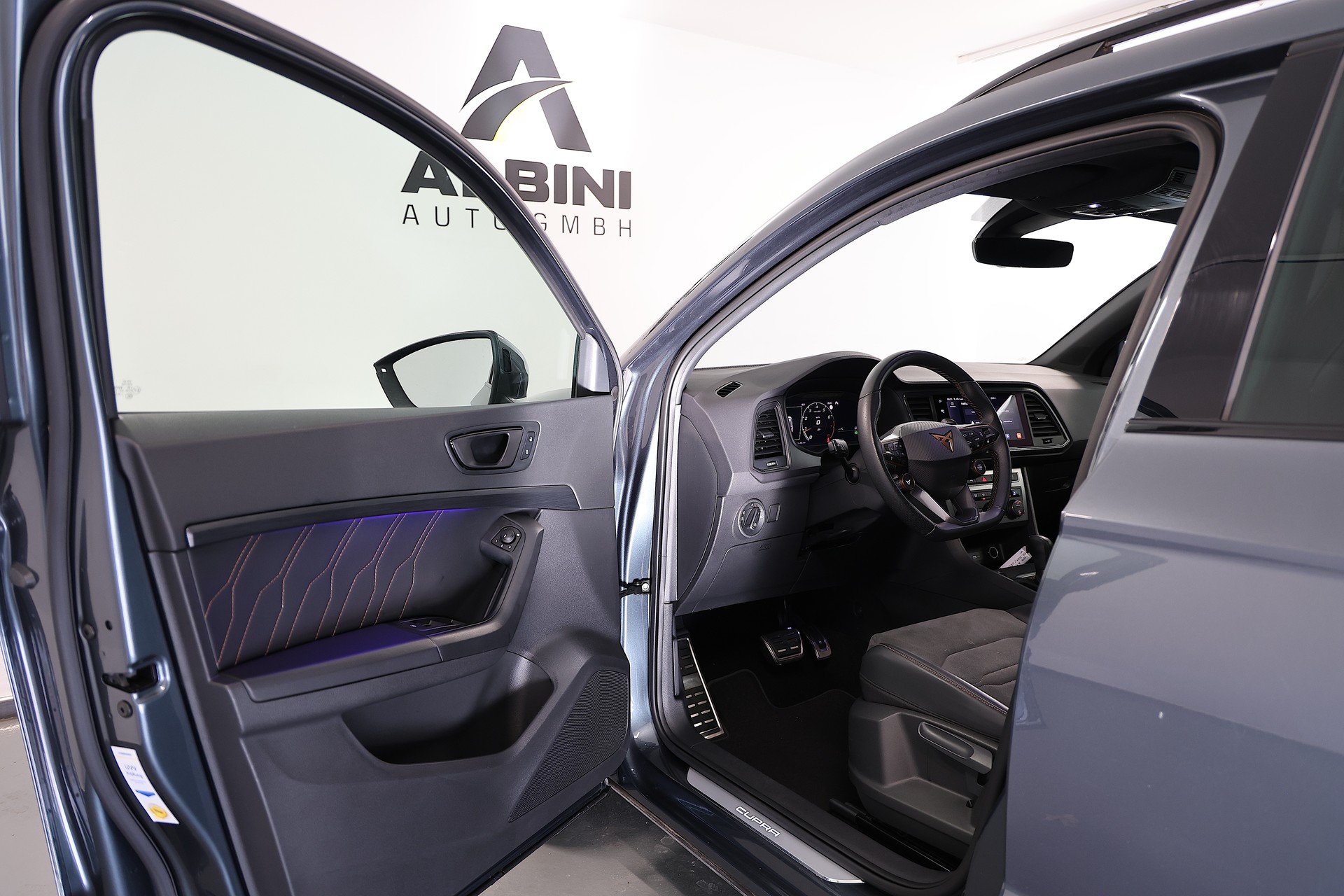 CUPRA Ateca 2.0TSI 4Drive DSG **Akrapovic**-image-5