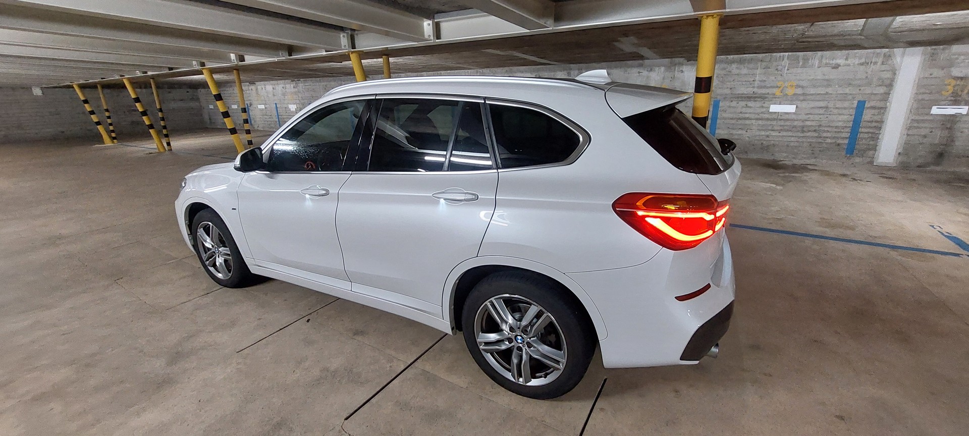 BMW 25d xDrive-image-6
