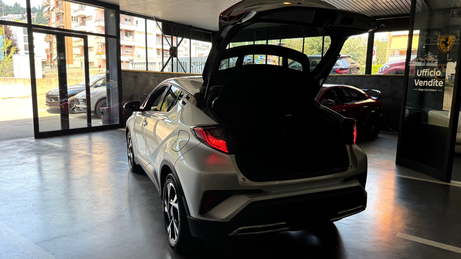 TOYOTA C-HR-image-12
