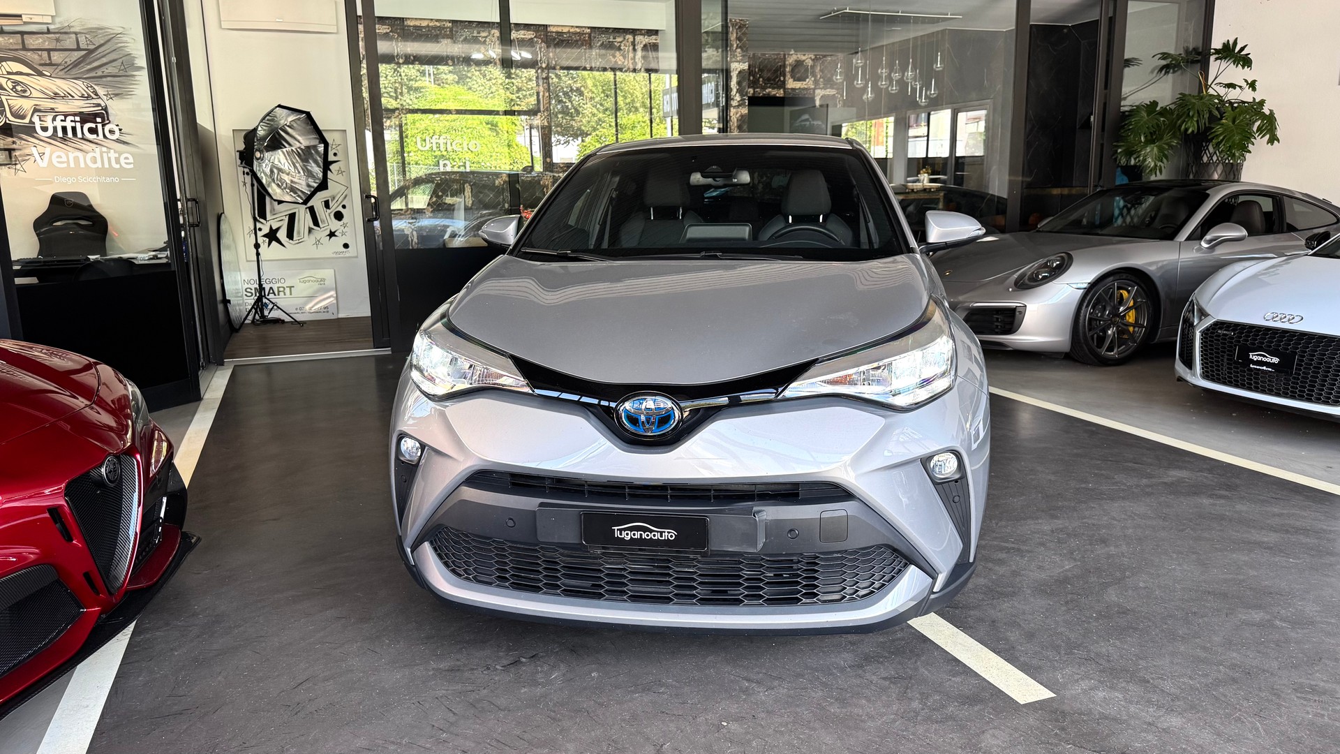 TOYOTA C-HR-image-1