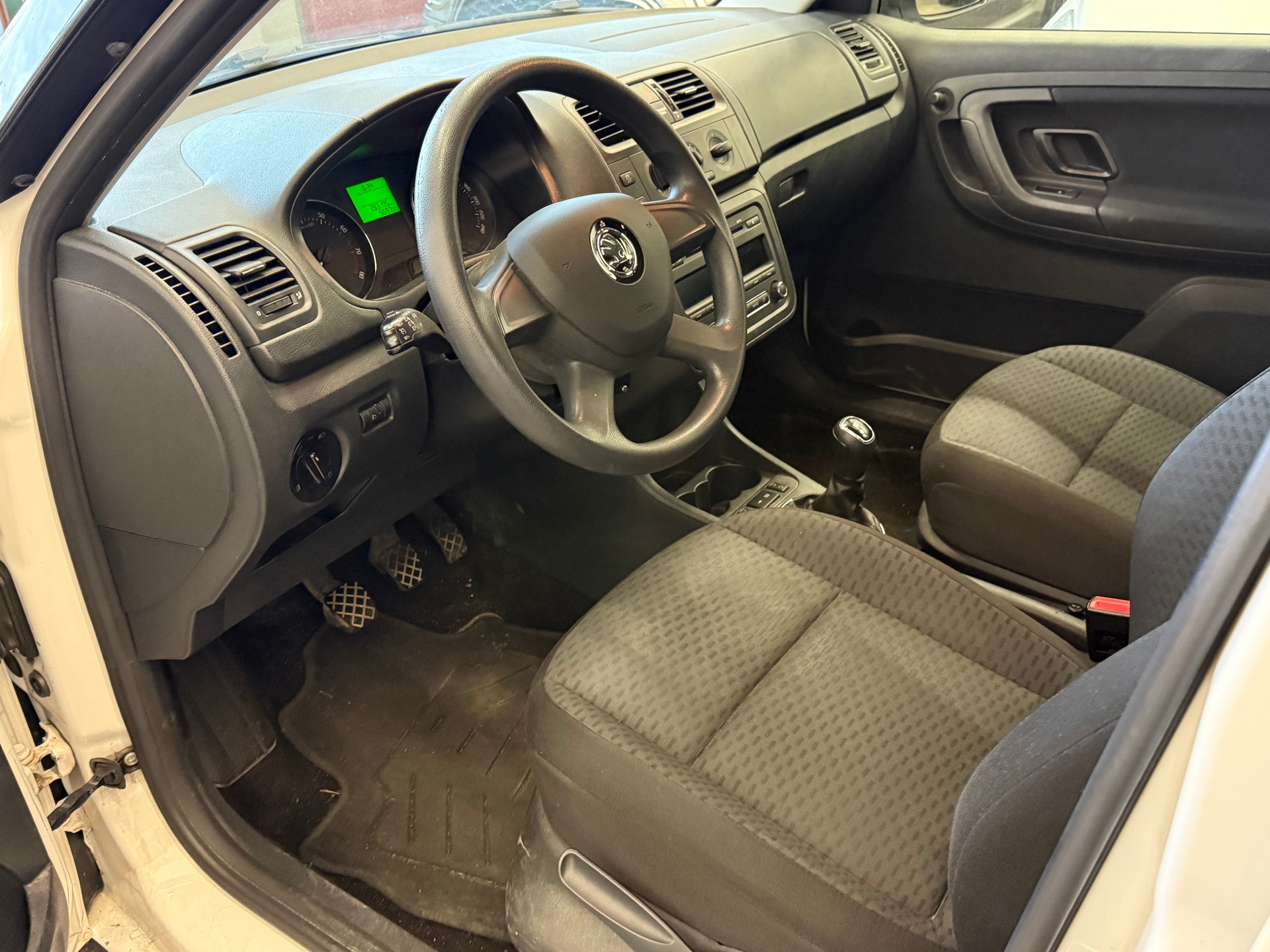 SKODA Fabia 1.2 TSI Fresh-image-6
